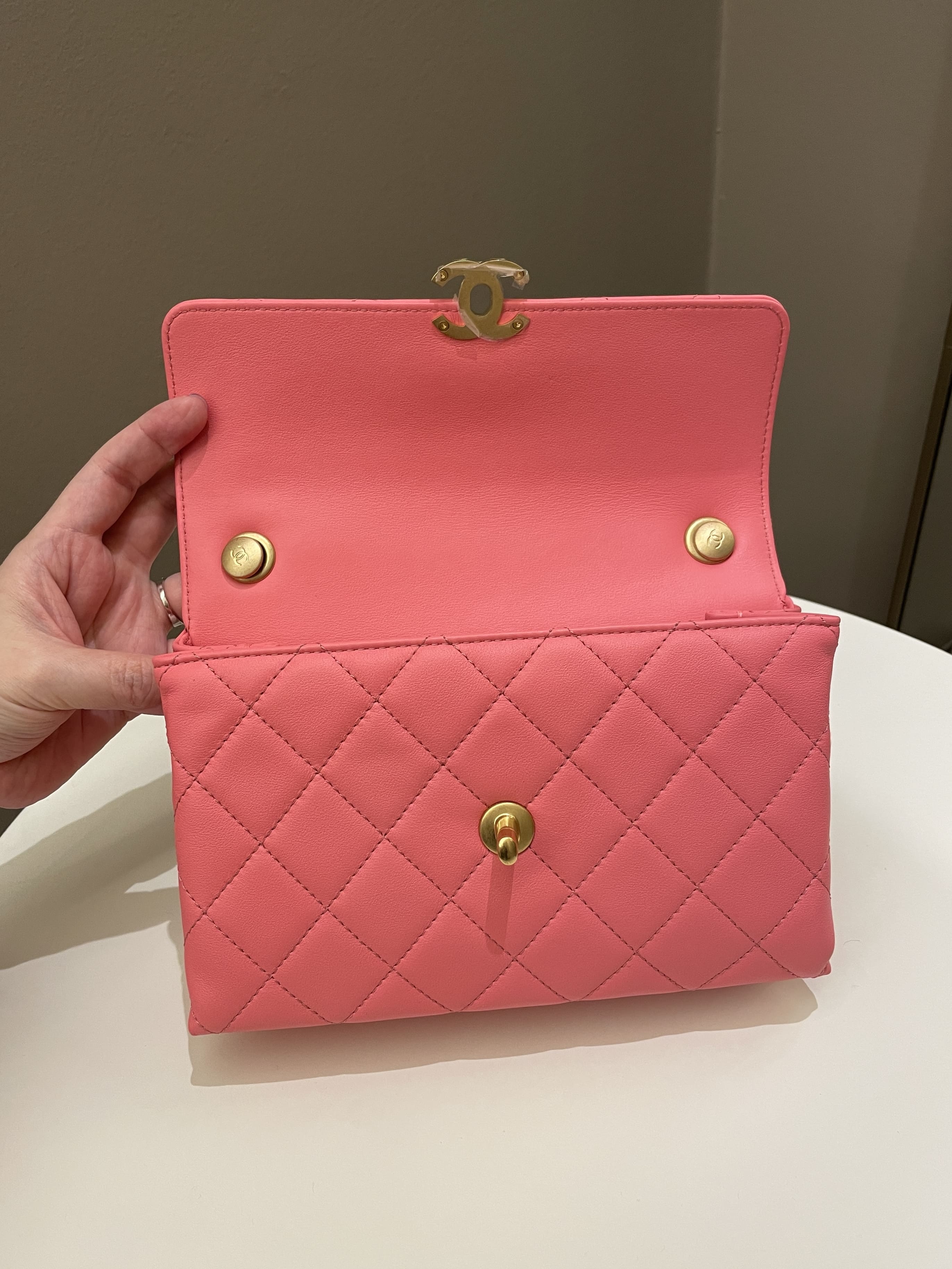 Chanel 22S Wrapped Top Handle Pink Lambskin