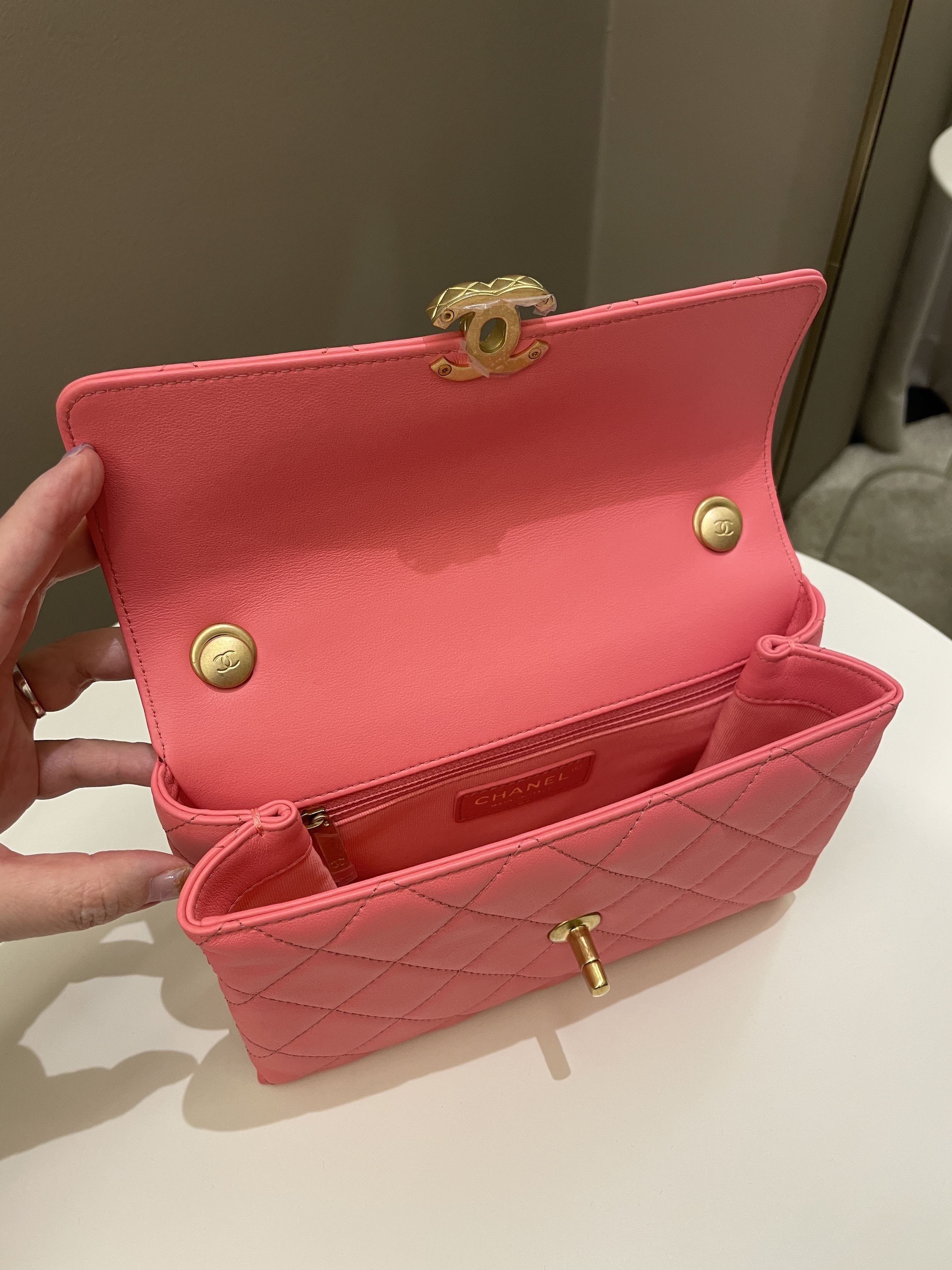 Chanel 22S Wrapped Top Handle Pink Lambskin