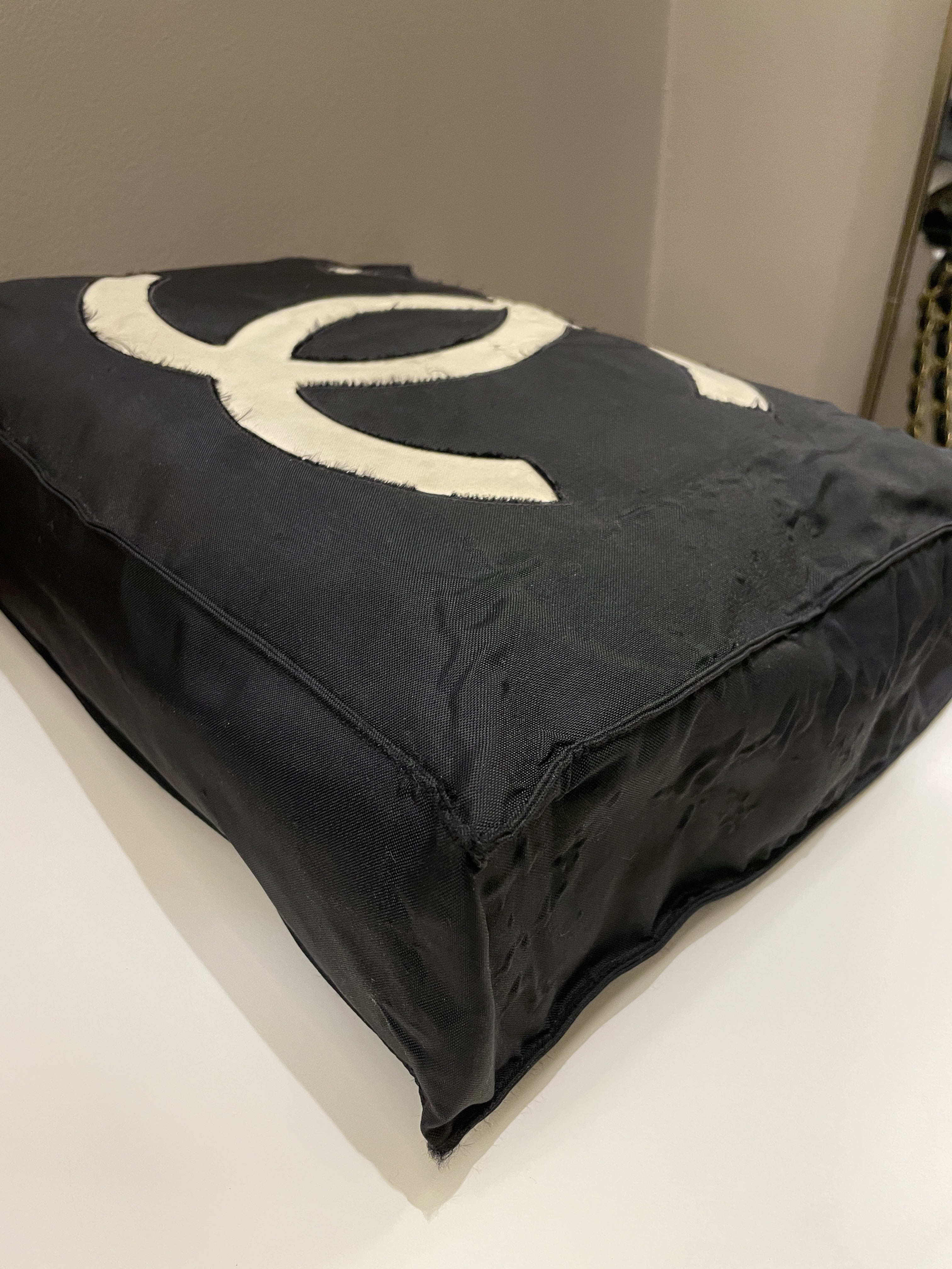 Chanel Cc Vintage Tote Bag Black Canvas
