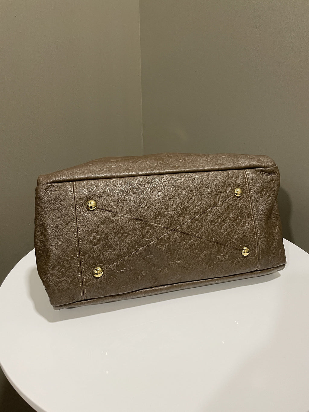 Louis Vuitton Arsty Bag Brown Taupe