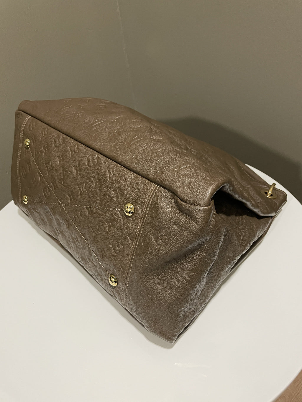 Louis Vuitton Arsty Bag Brown Taupe