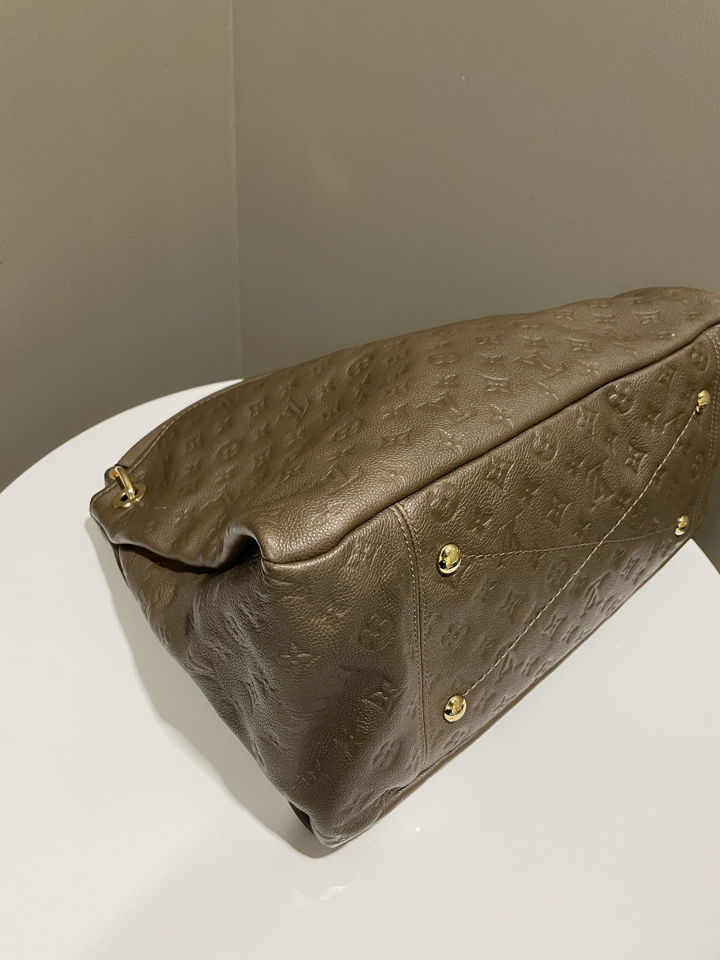 Louis Vuitton Arsty Bag Brown Taupe