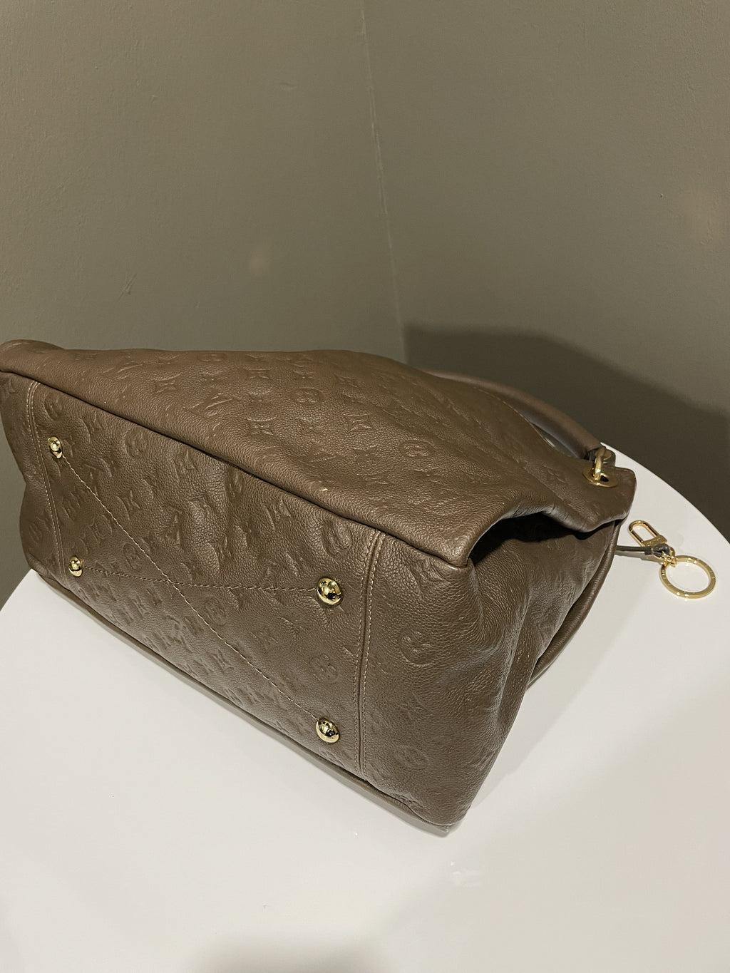 Louis Vuitton Arsty Bag Brown Taupe
