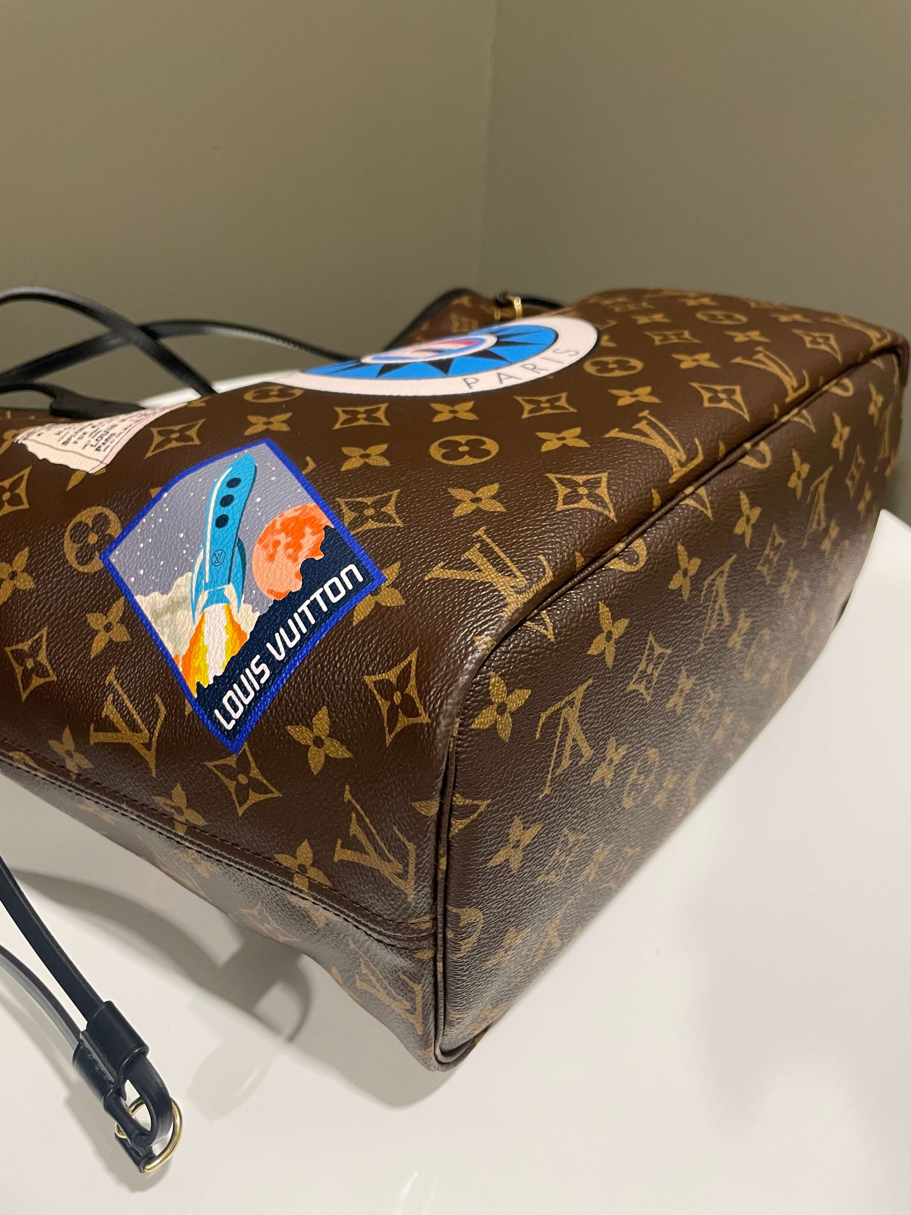 Louis Vuitton Monogram Neverfull MM World Tour Monogram