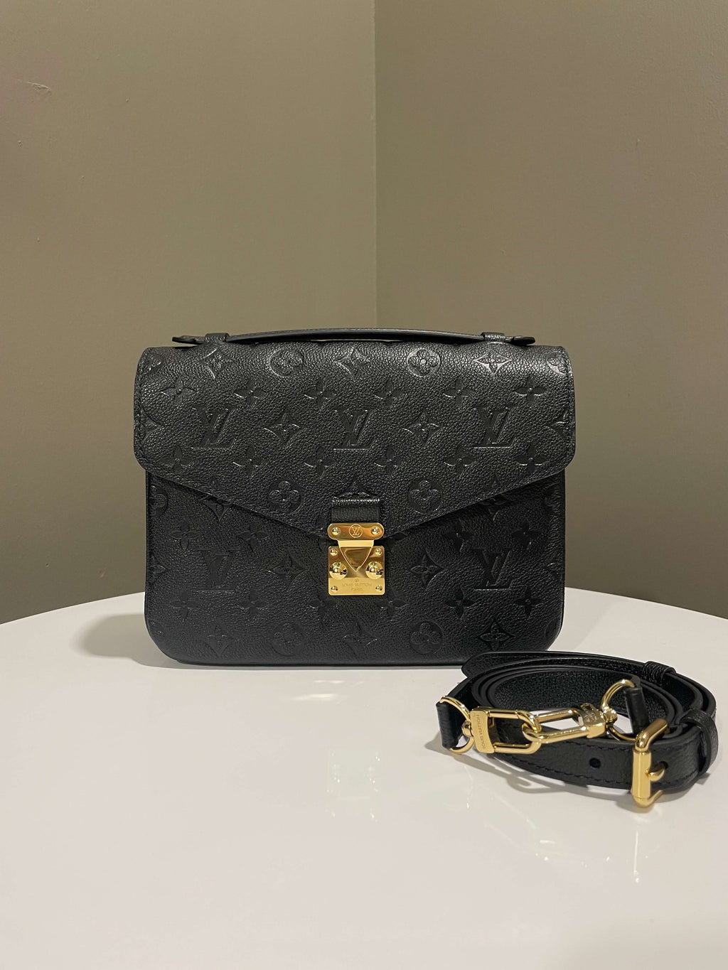 Louis Vuitton Pochette Metis Black Empreinte