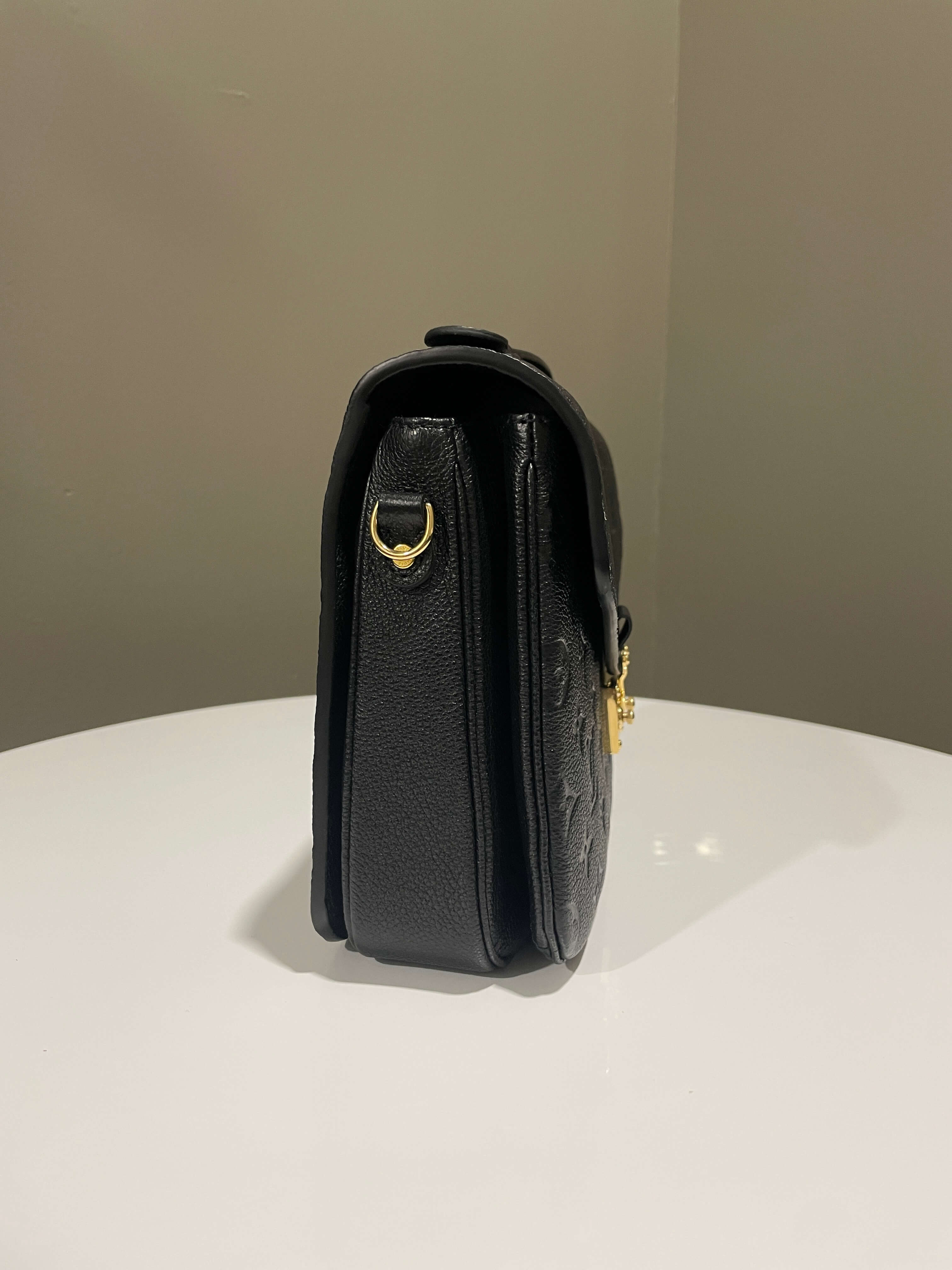 Louis Vuitton Pochette Metis Black Empreinte
