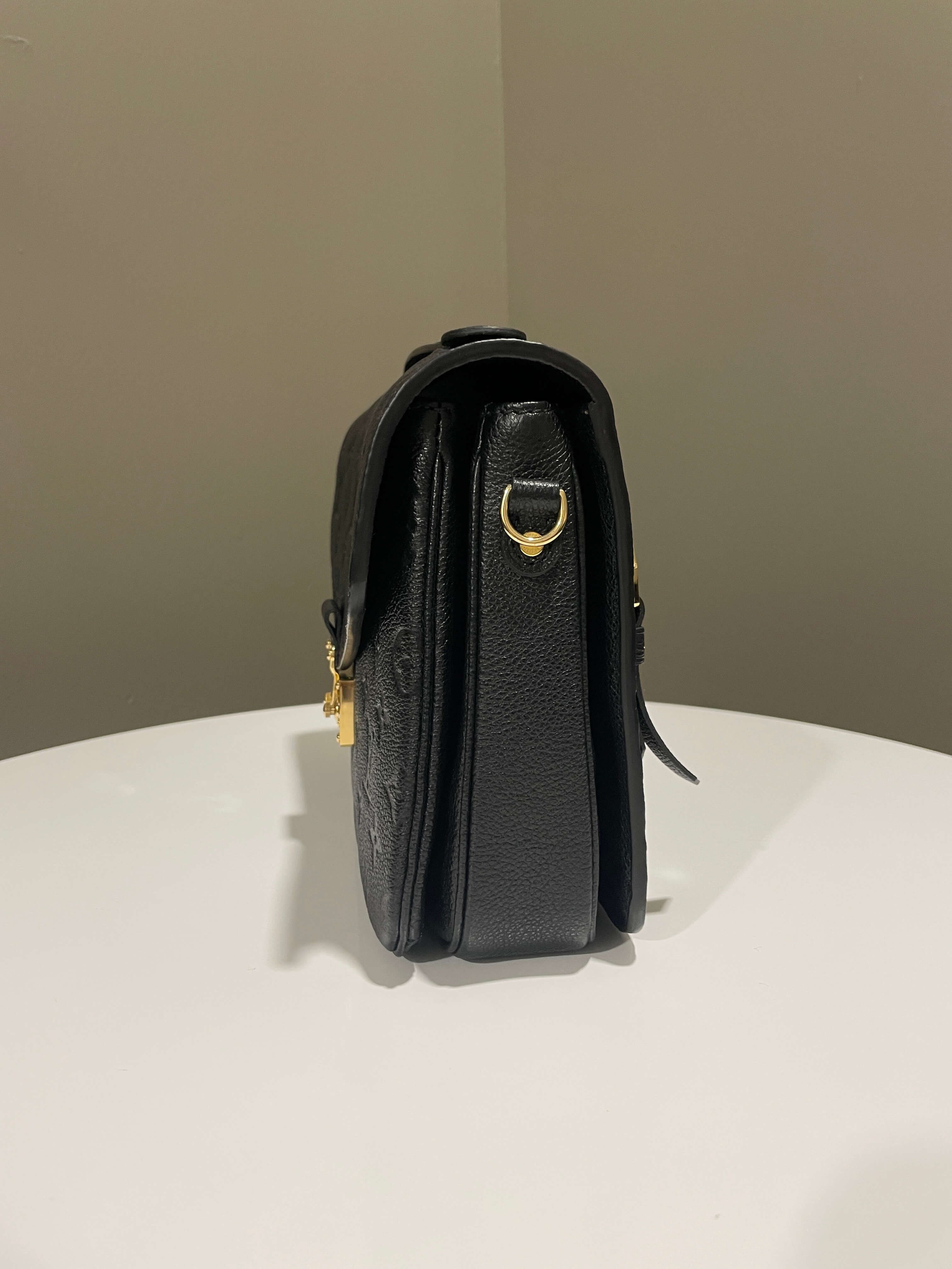 Louis Vuitton Pochette Metis Black Empreinte