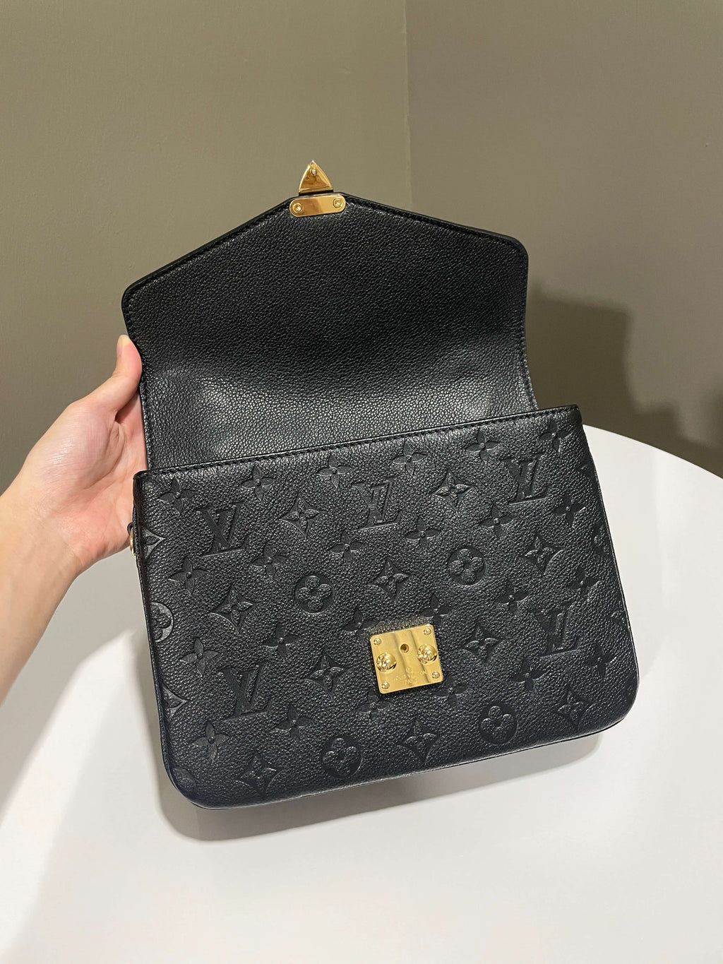Louis Vuitton Pochette Metis Black Empreinte