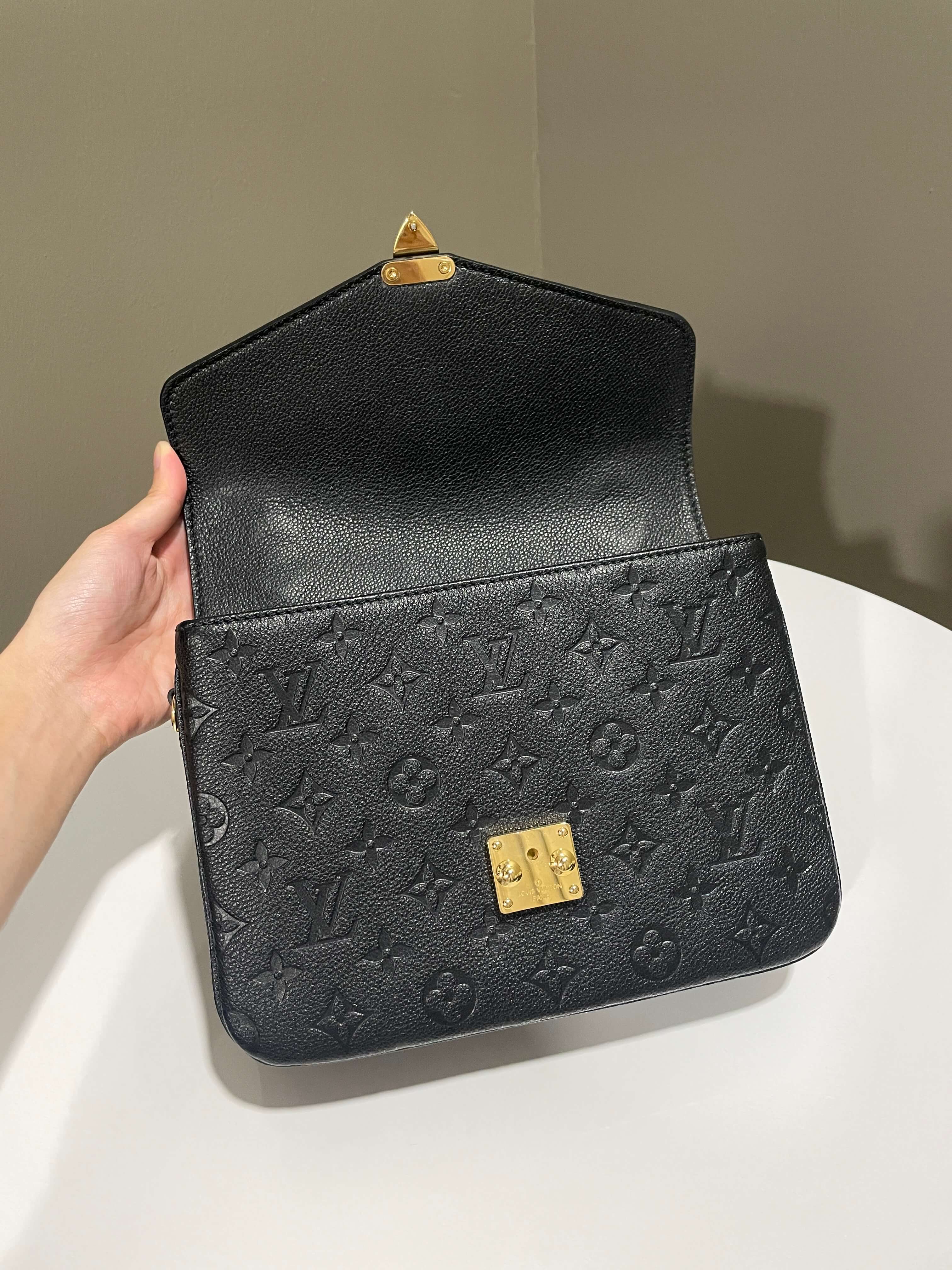 Louis Vuitton Pochette Metis Black Empreinte
