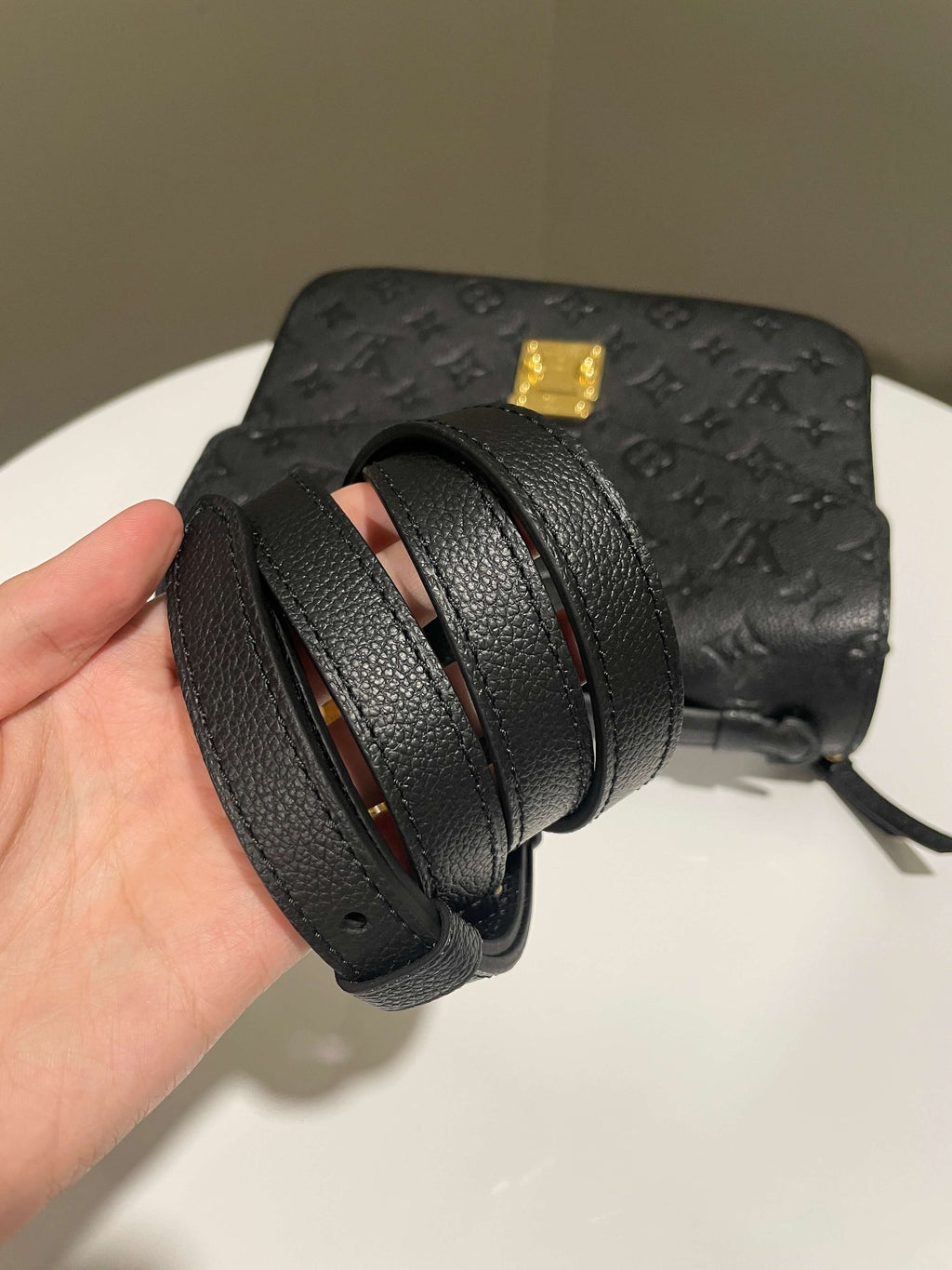Louis Vuitton Pochette Metis Black Empreinte