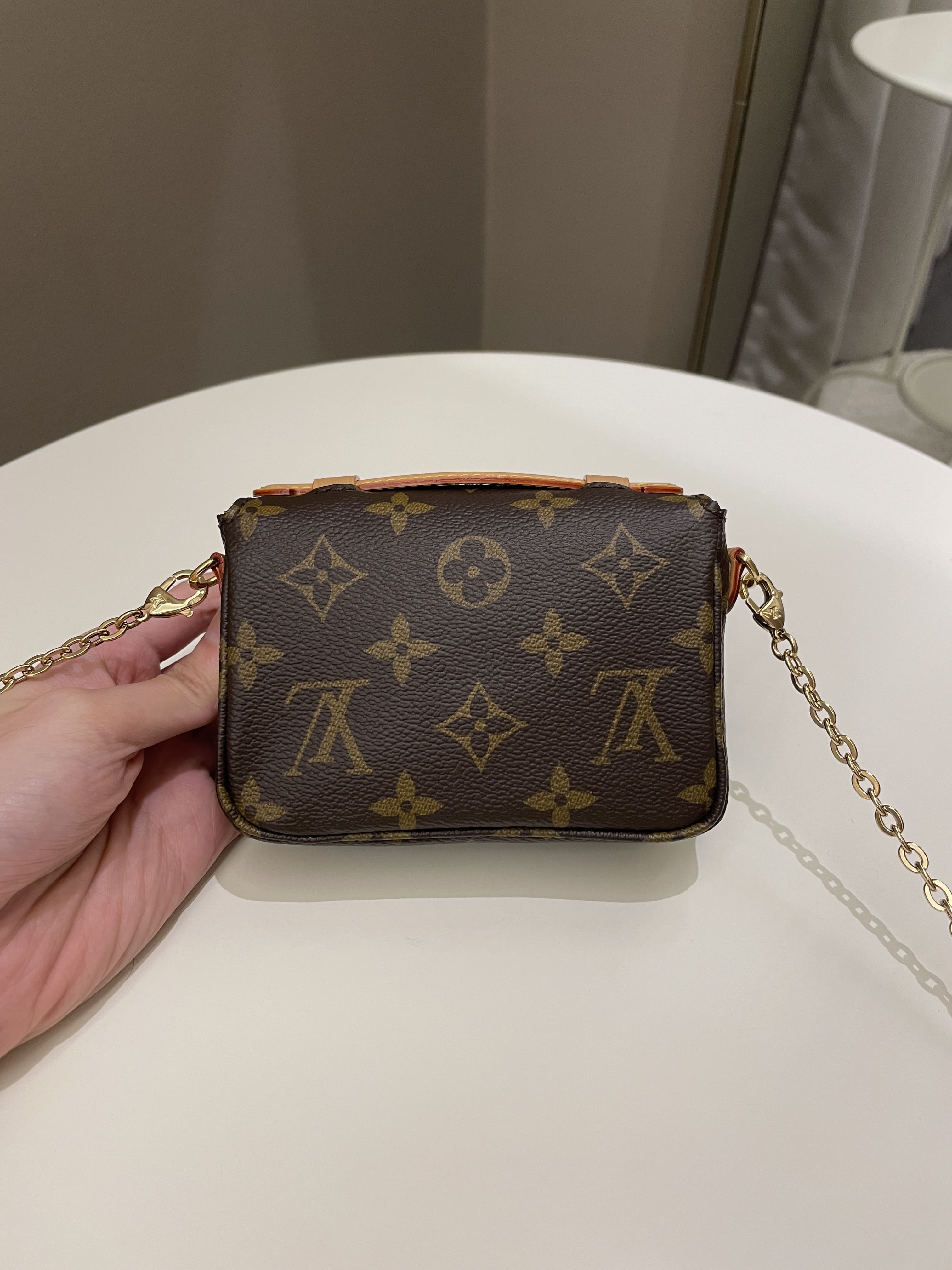 Louis Vuitton Micro Metis Classic Monogram