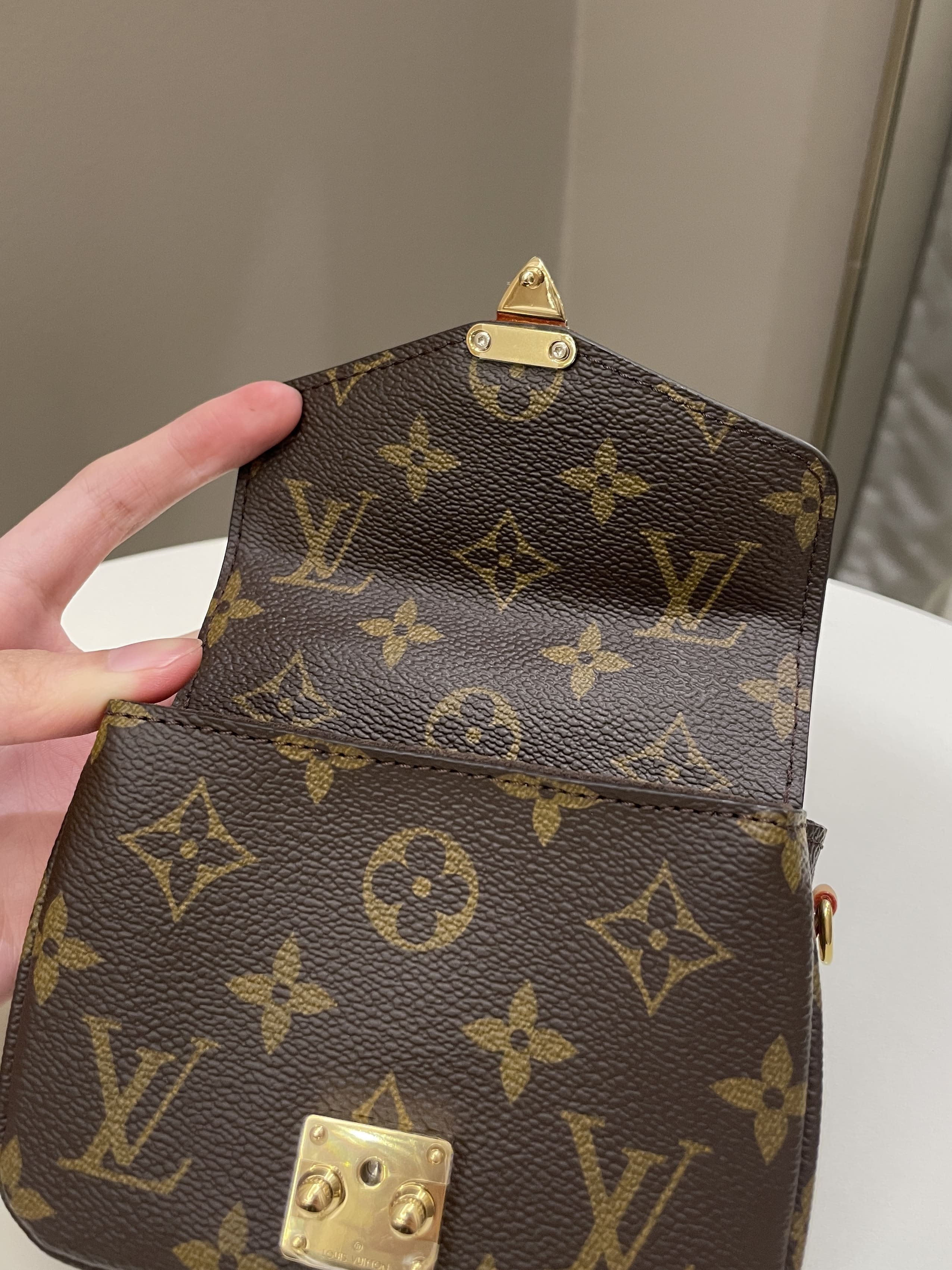 Louis Vuitton Micro Metis Classic Monogram