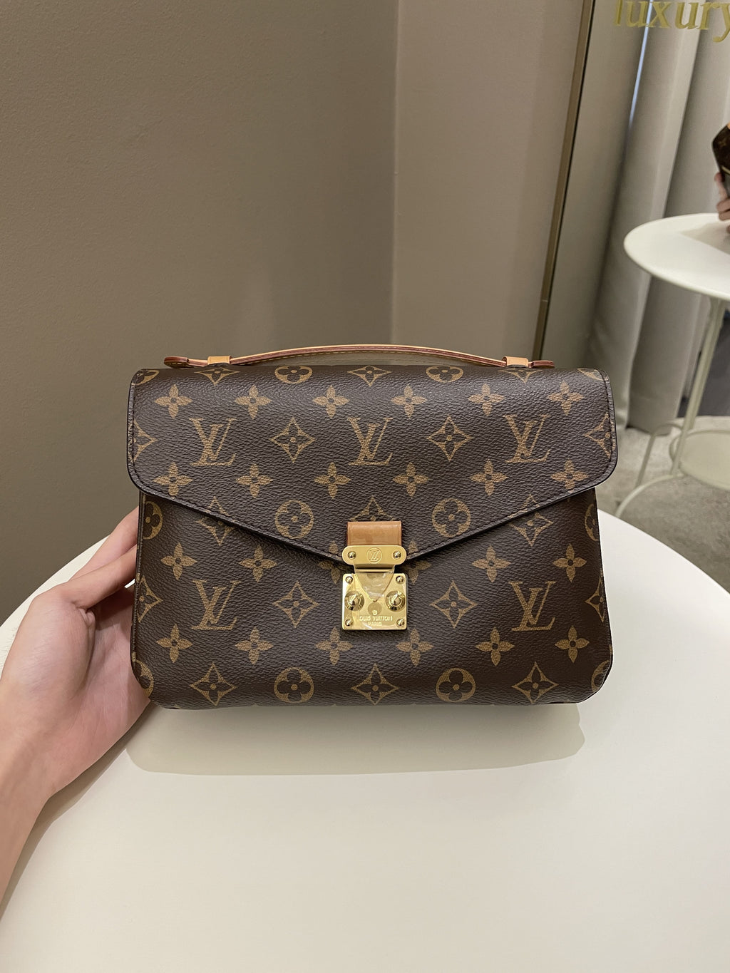 Louis Vuitton Pochette Metis Classic Monogram