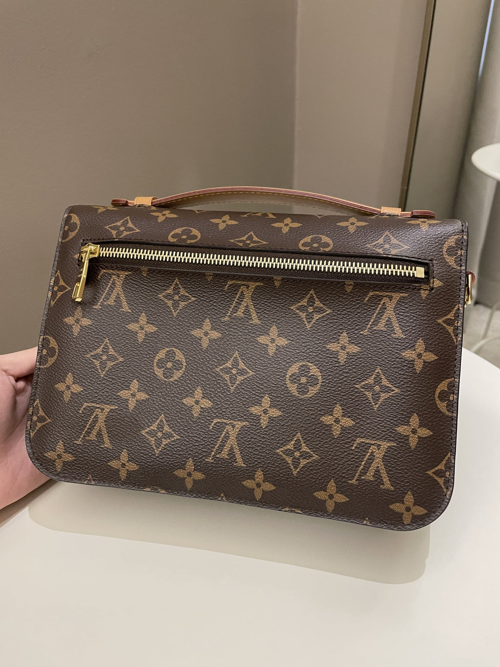 Louis Vuitton Pochette Metis Classic Monogram