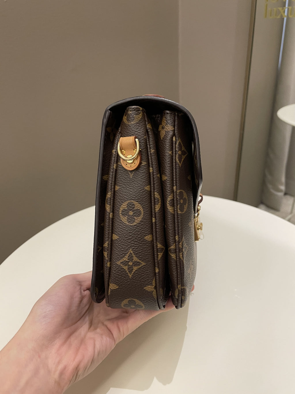 Louis Vuitton Pochette Metis Classic Monogram