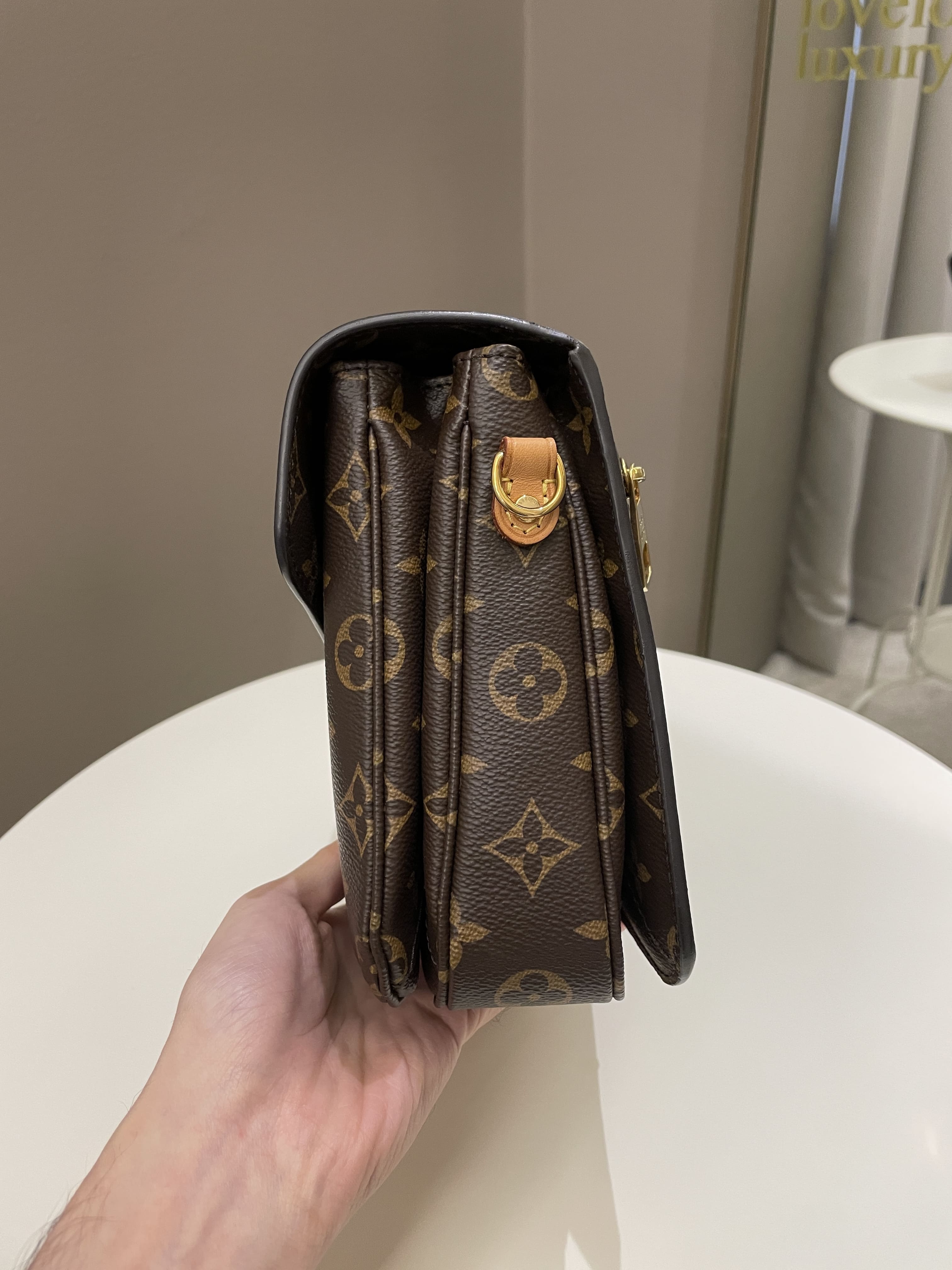 Louis Vuitton Pochette Metis Classic Monogram