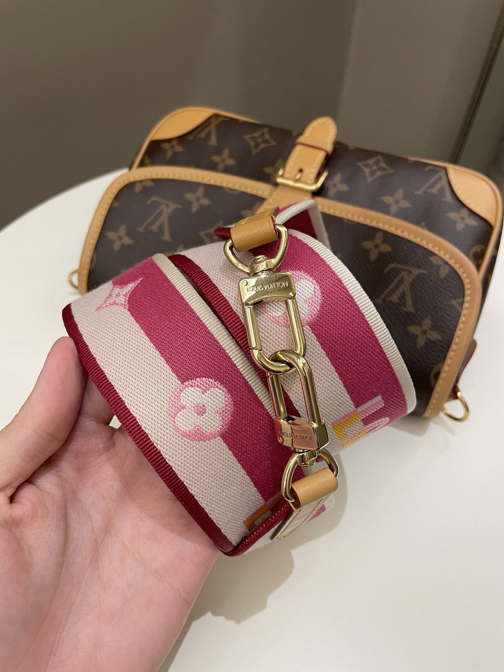 Louis Vuitton Diane PM Monogram / Fuchsia