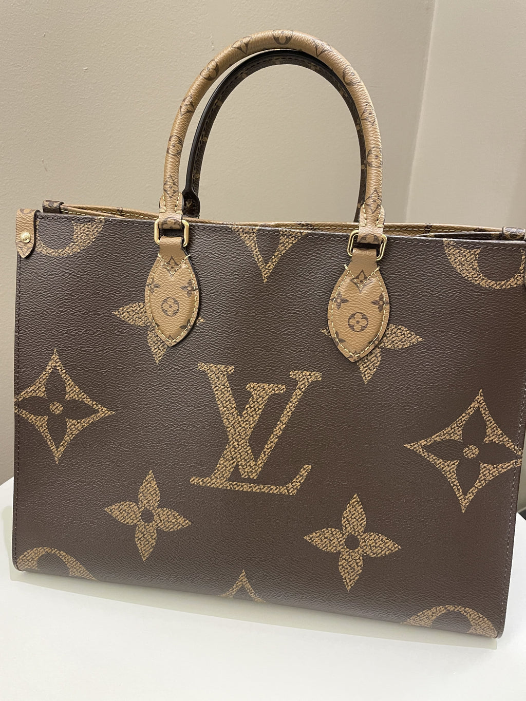 Louis Vuitton Onthego Tote MM Reversed Monogram