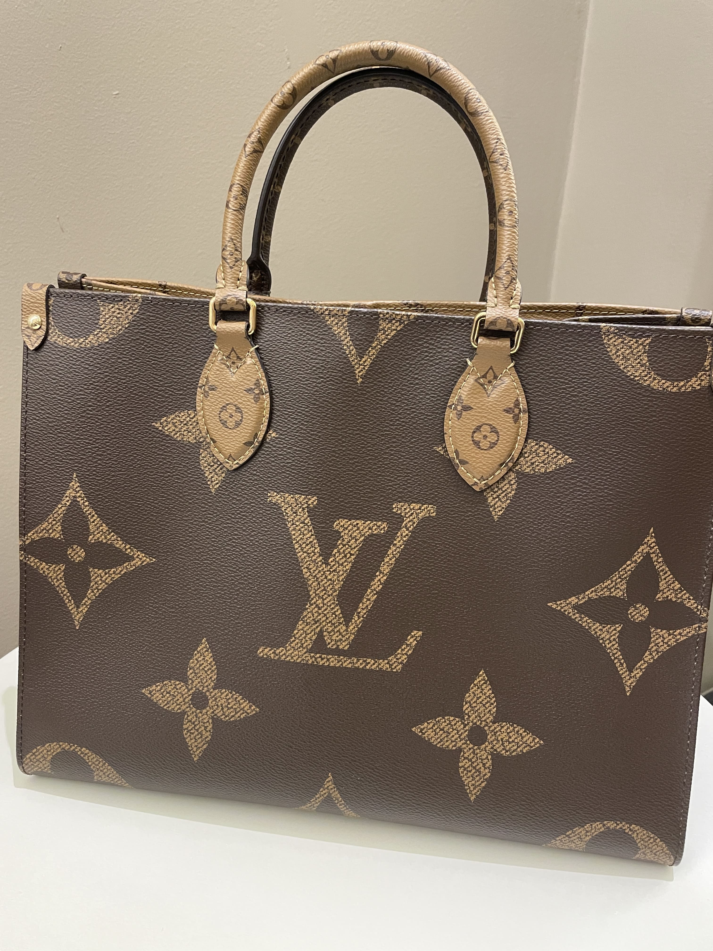 Louis Vuitton Onthego Tote MM Reversed Monogram