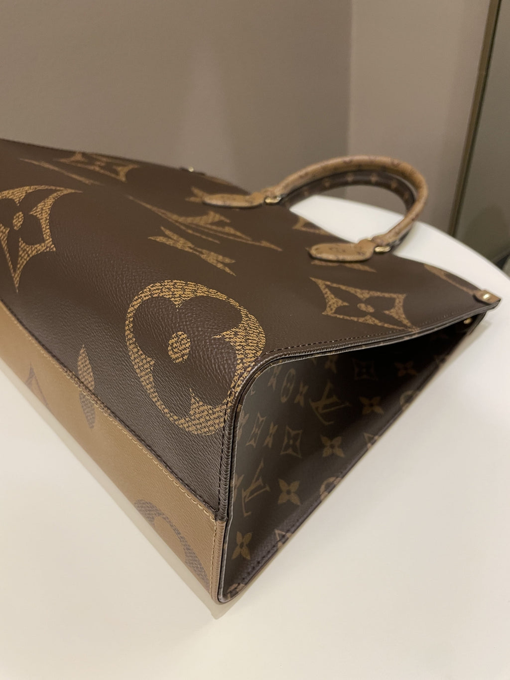 Louis Vuitton Onthego Tote MM Reversed Monogram