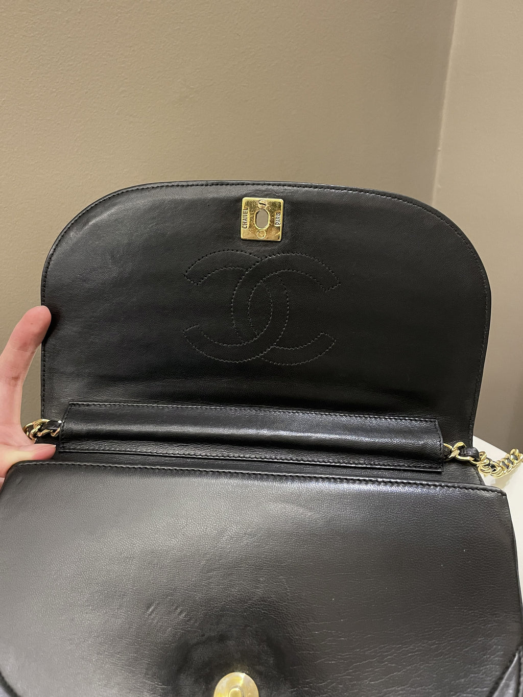 Chanel Vintage Crossbody Flap Bag Black Lambskin