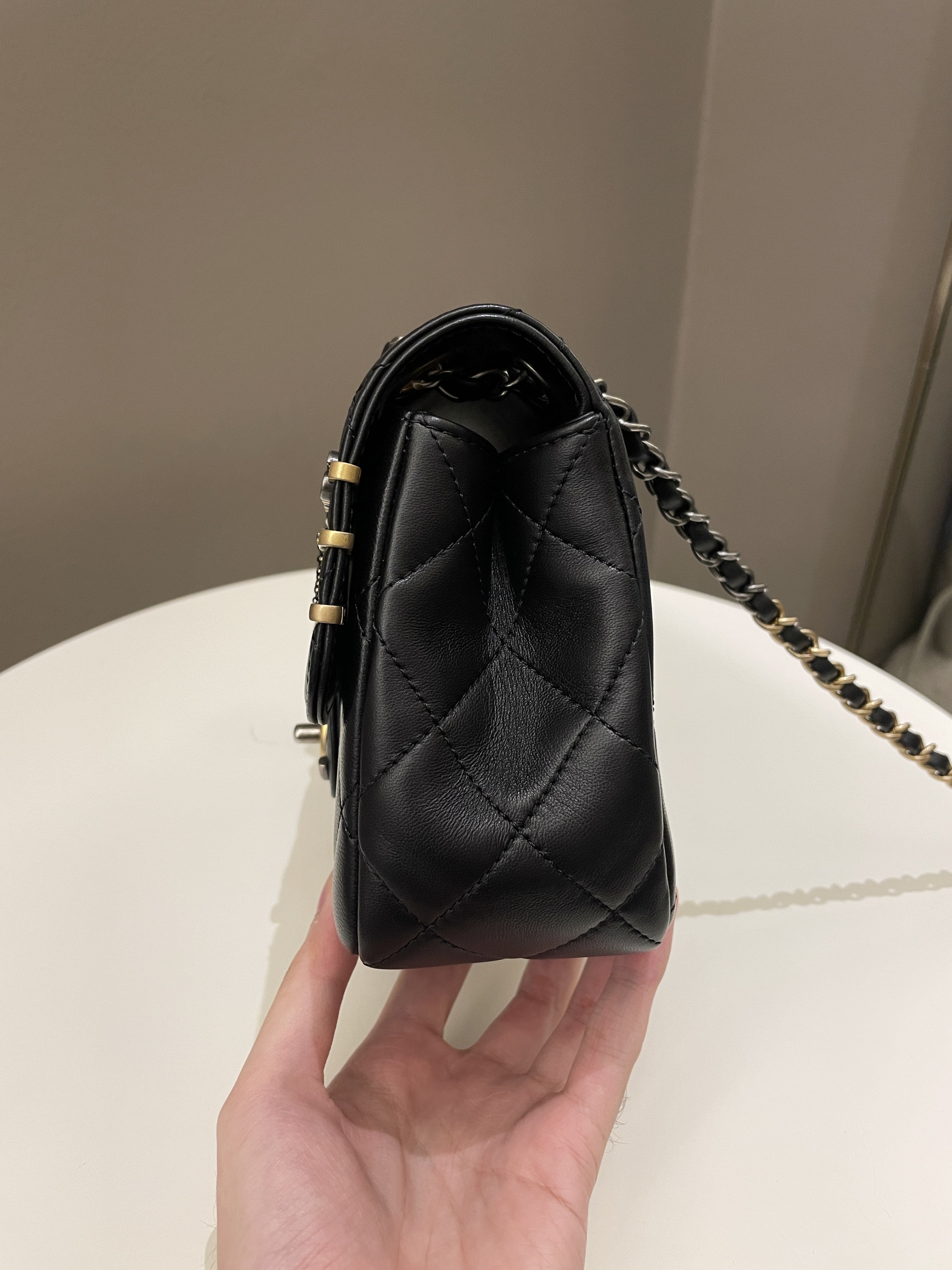 Chanel 22C Coco Pearl Signature Flap Black Lambskin