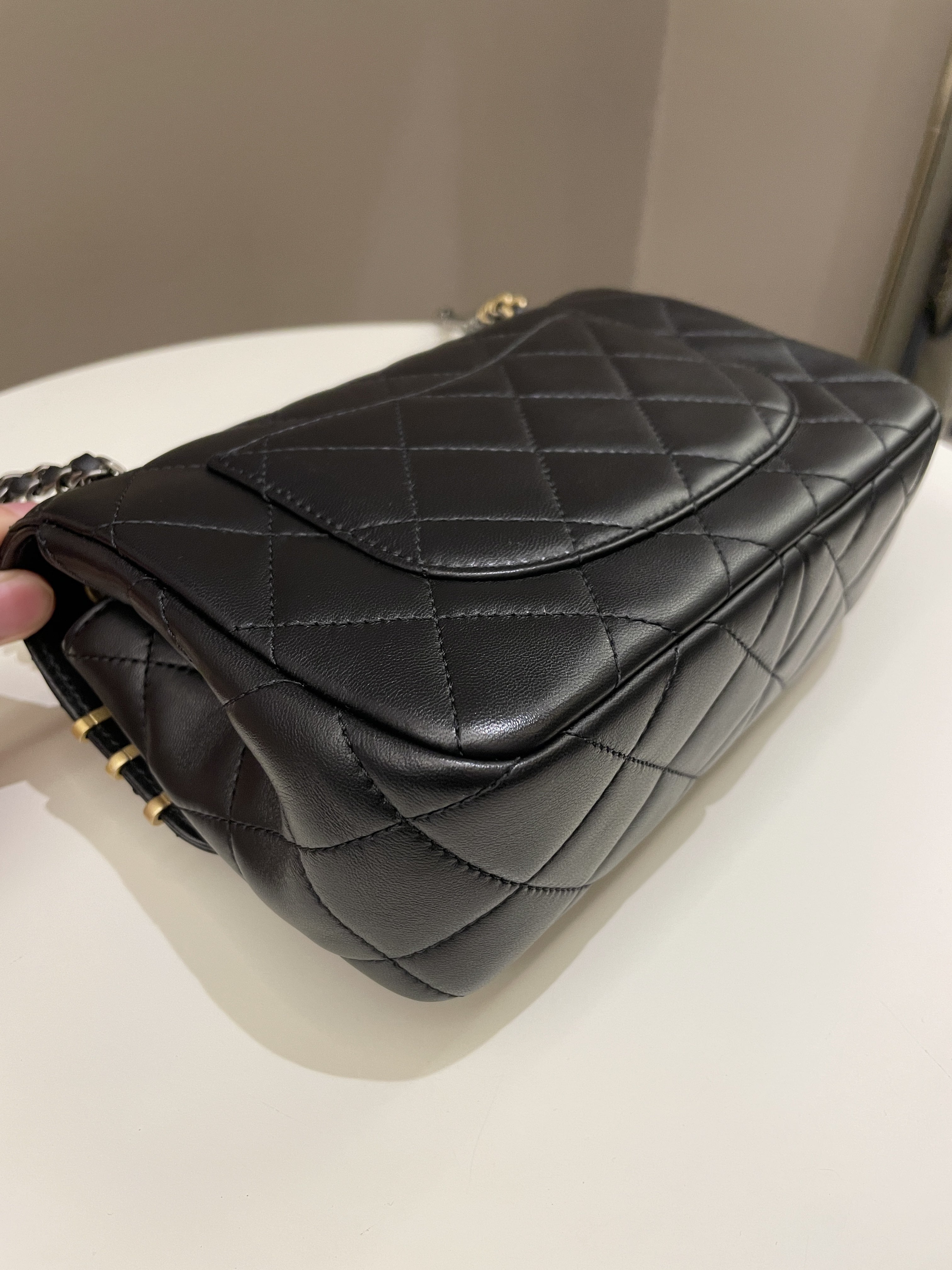 Chanel 22C Coco Pearl Signature Flap Black Lambskin