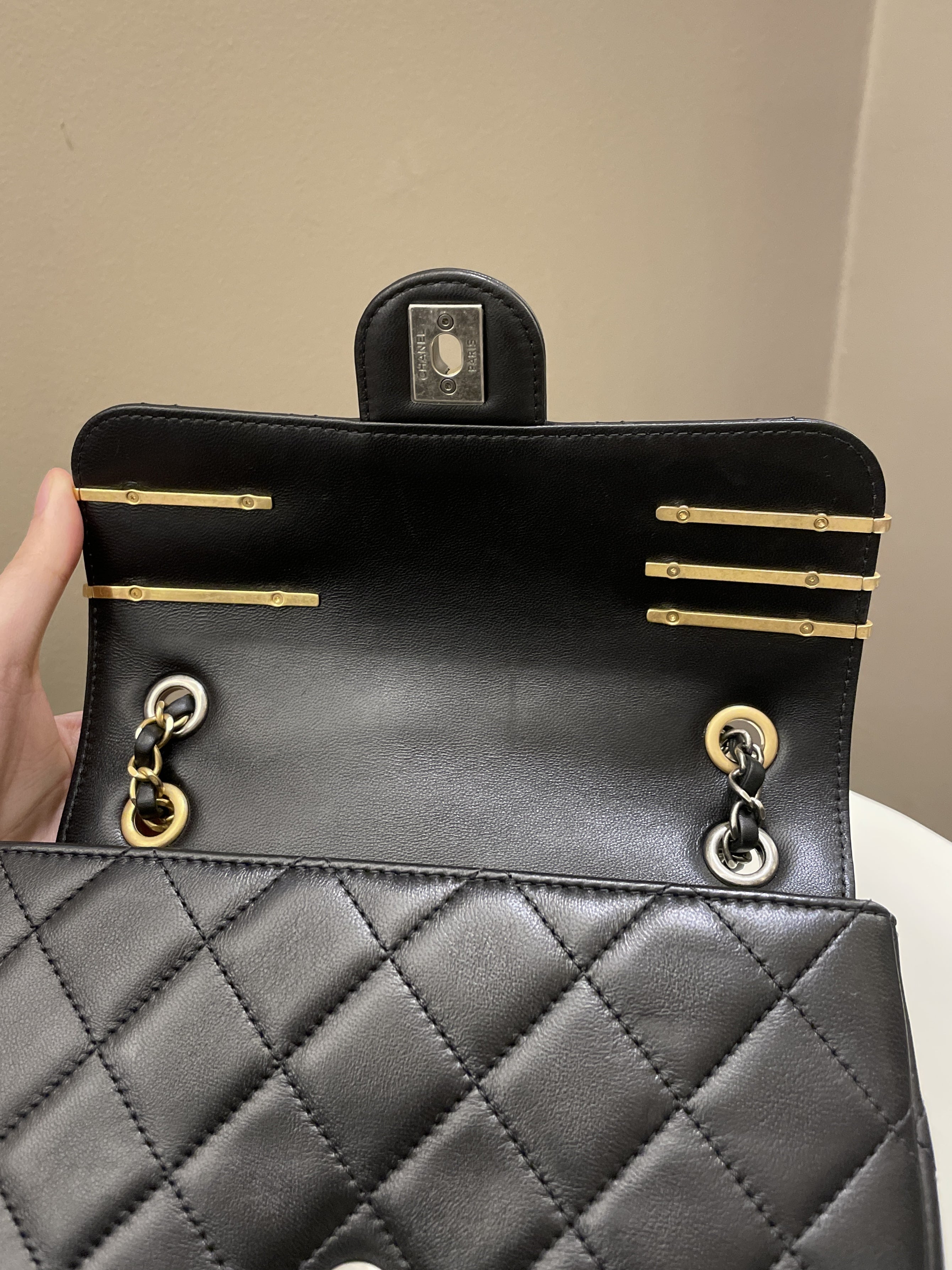 Chanel 22C Coco Pearl Signature Flap Black Lambskin