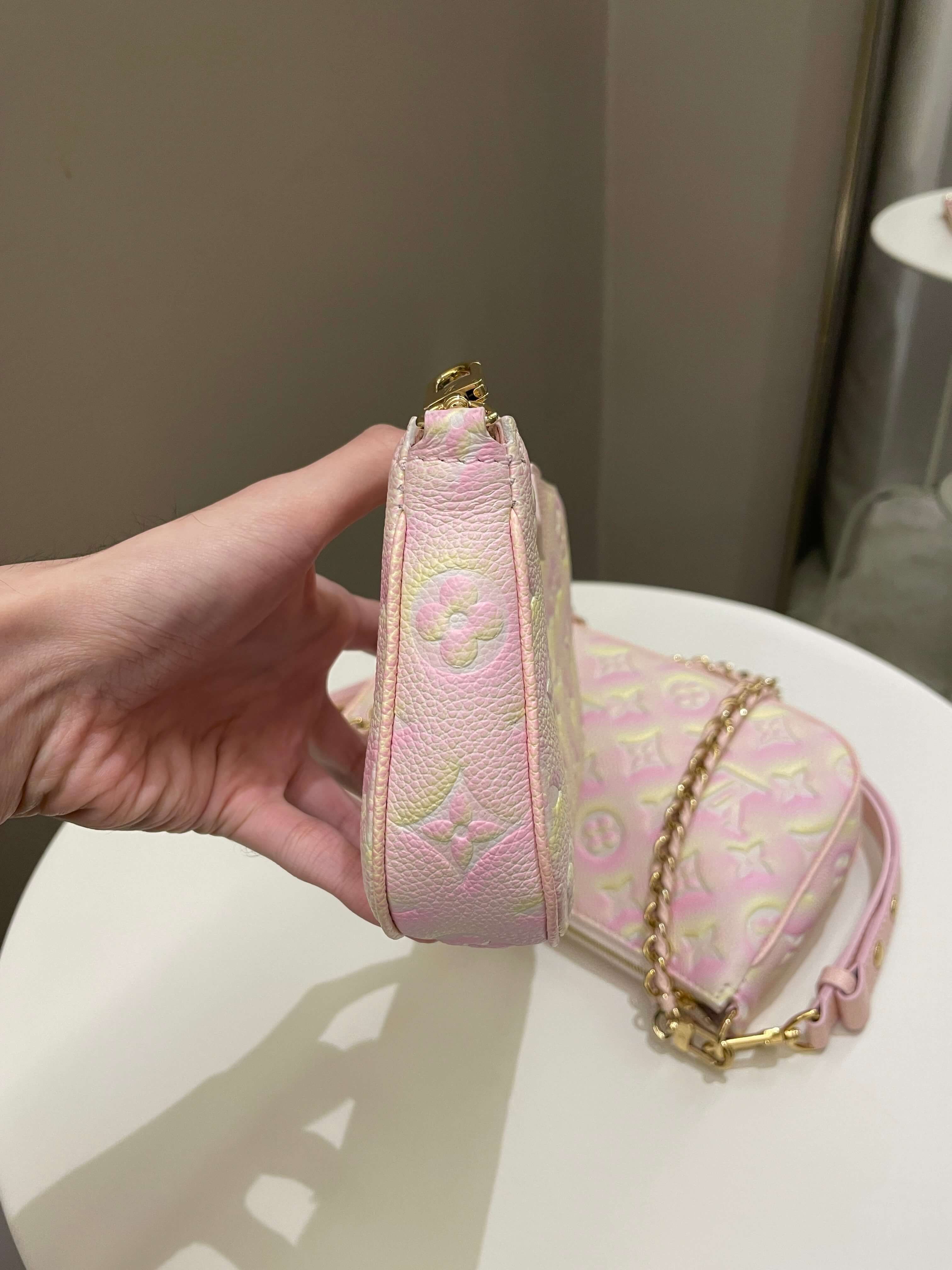 Louis Vuitton Multi Pochette Accesorries Stardust Pink