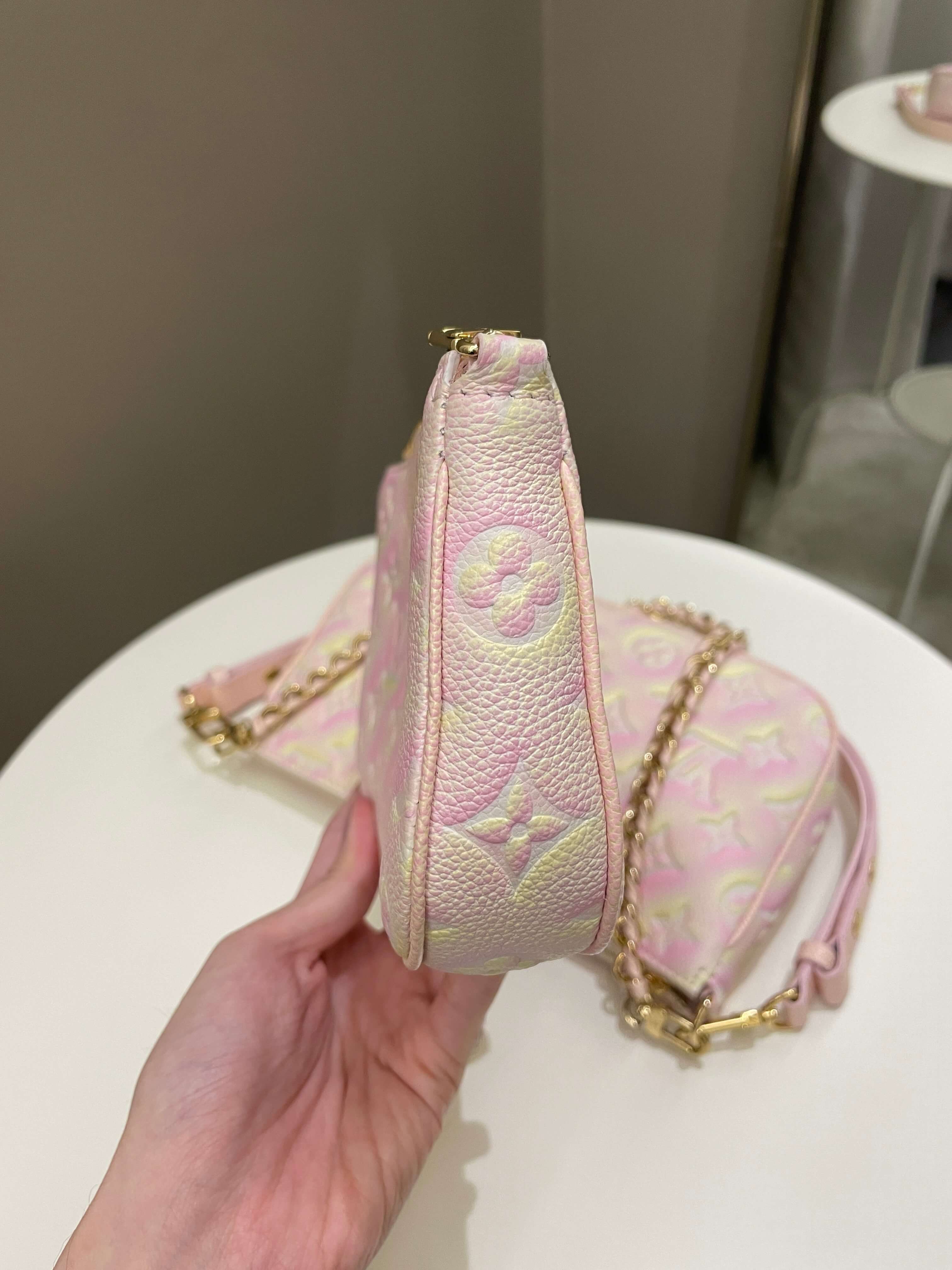 Louis Vuitton Multi Pochette Accesorries Stardust Pink
