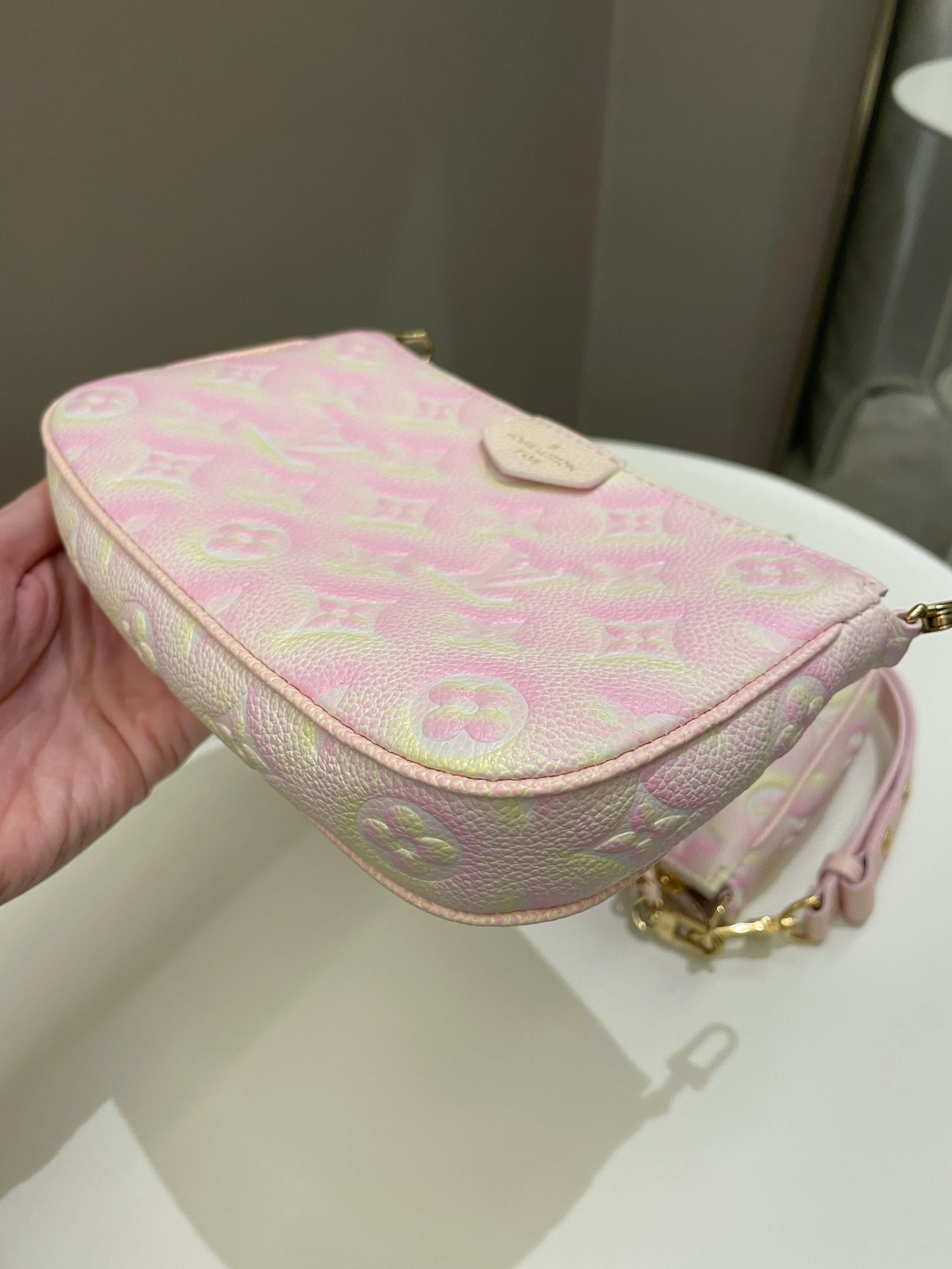 Louis Vuitton Multi Pochette Accesorries Stardust Pink