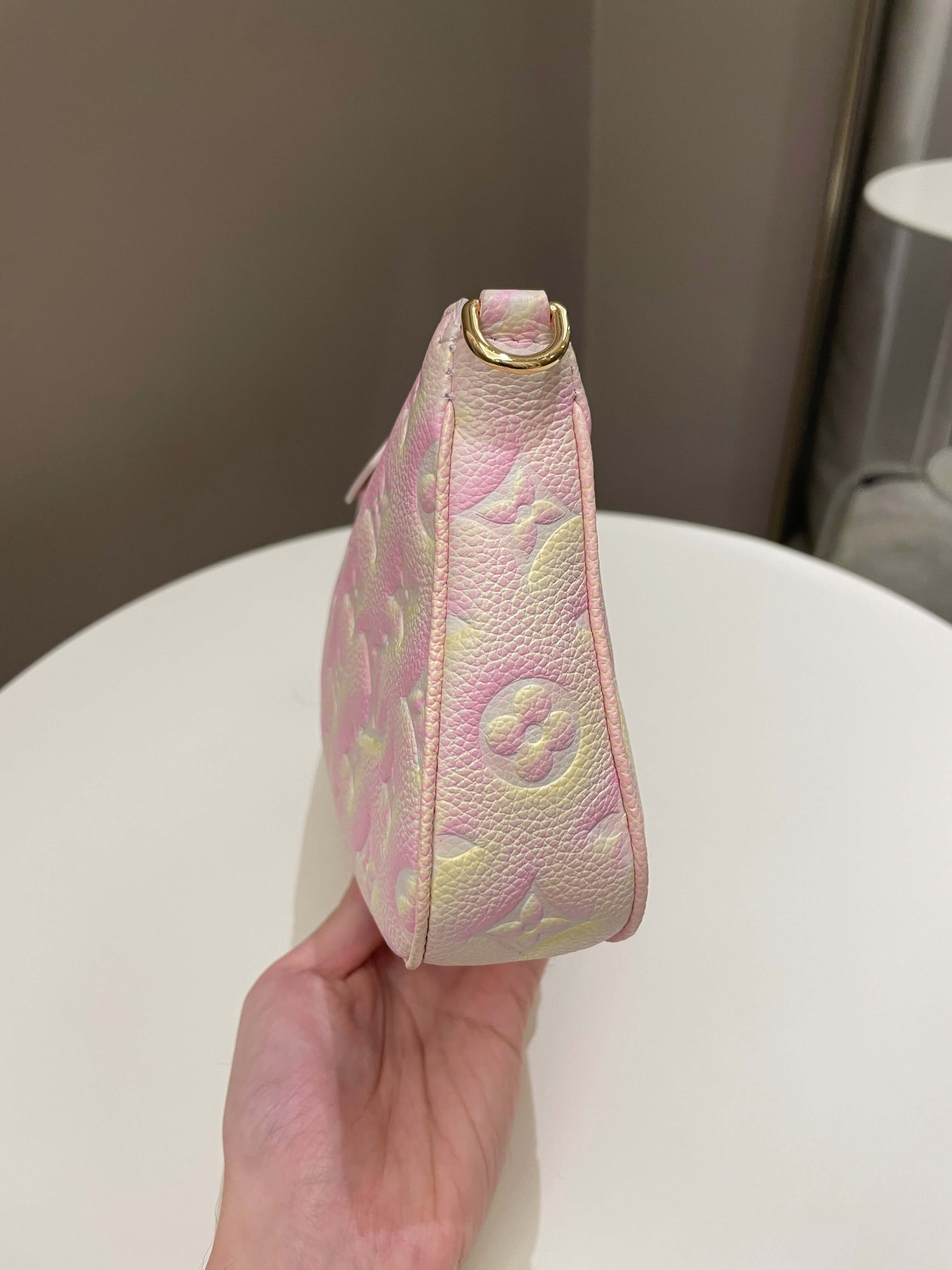 Louis Vuitton Multi Pochette Accesorries Stardust Pink