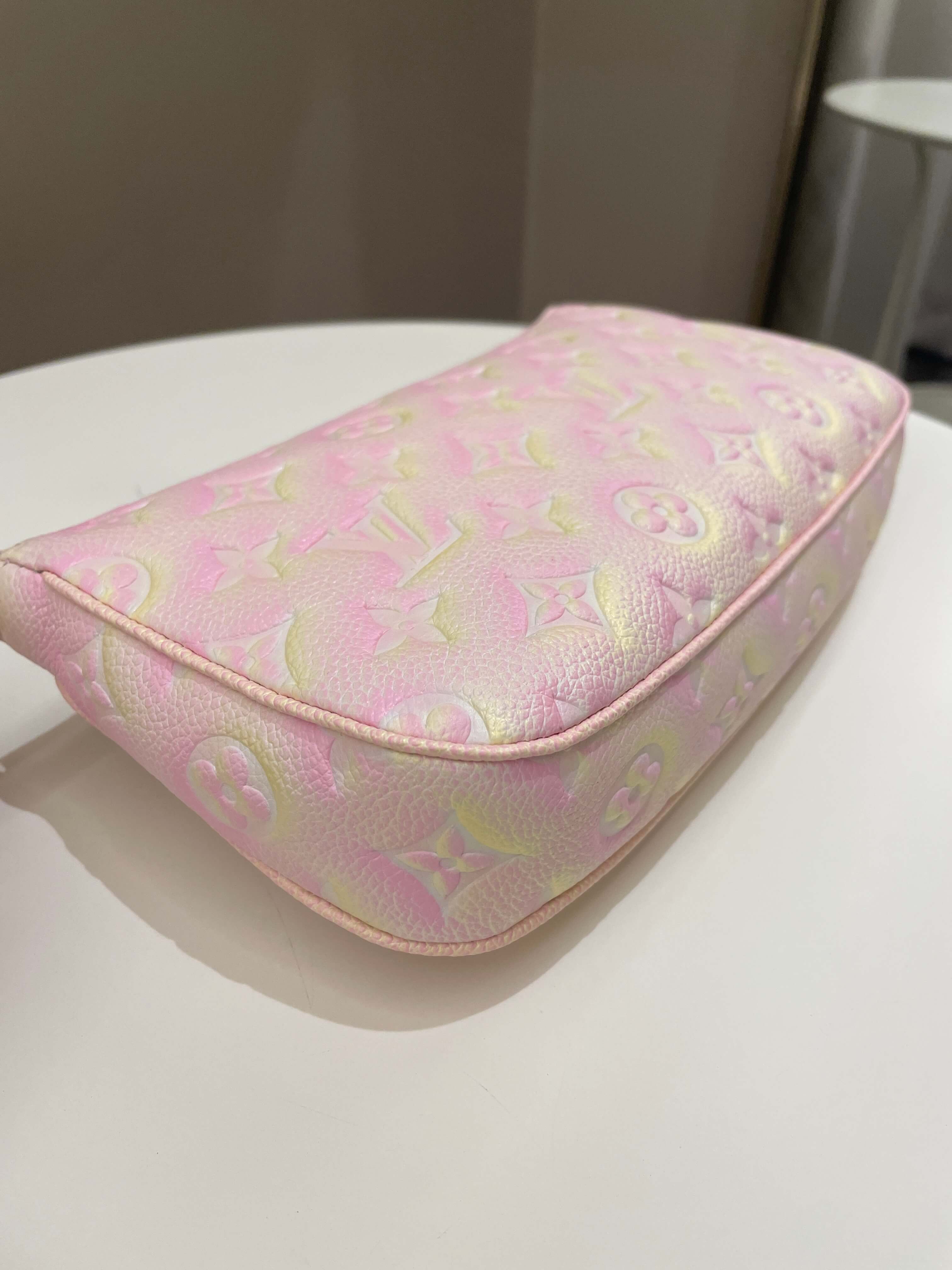 Louis Vuitton Multi Pochette Accesorries Stardust Pink