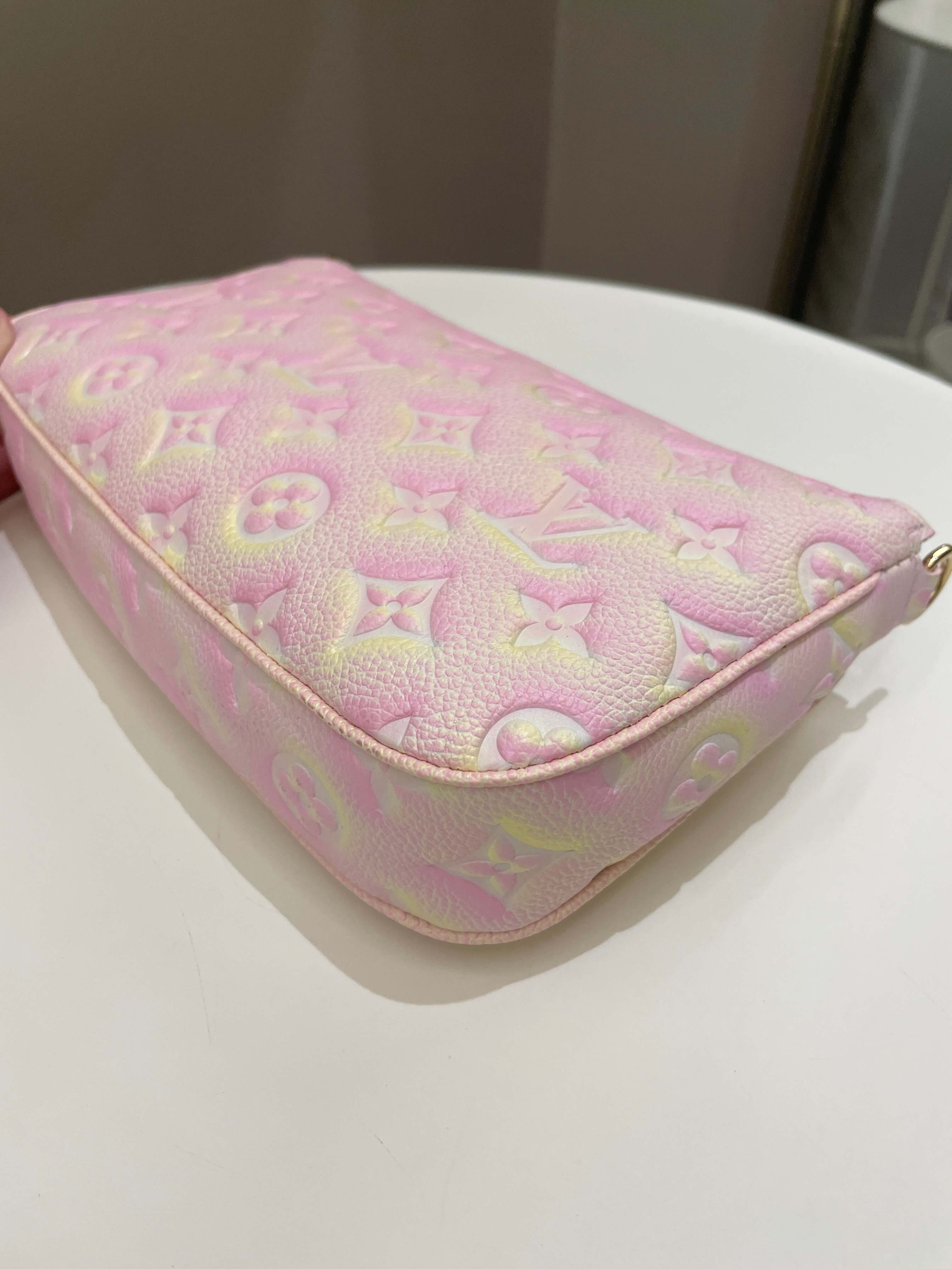 Louis Vuitton Multi Pochette Accesorries Stardust Pink