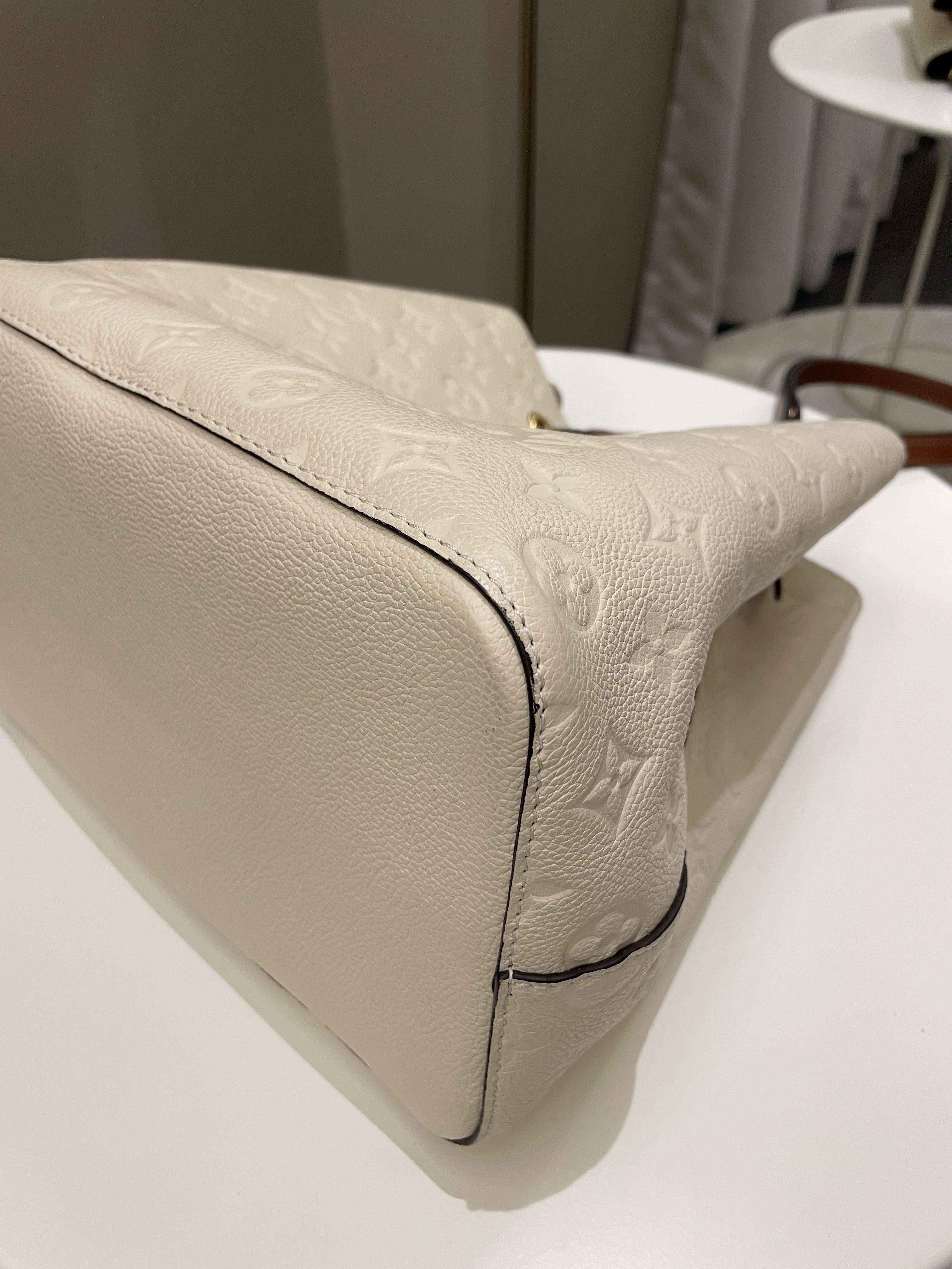 Louis Vuitton Neonoe MM Cream Monogram Empreinte