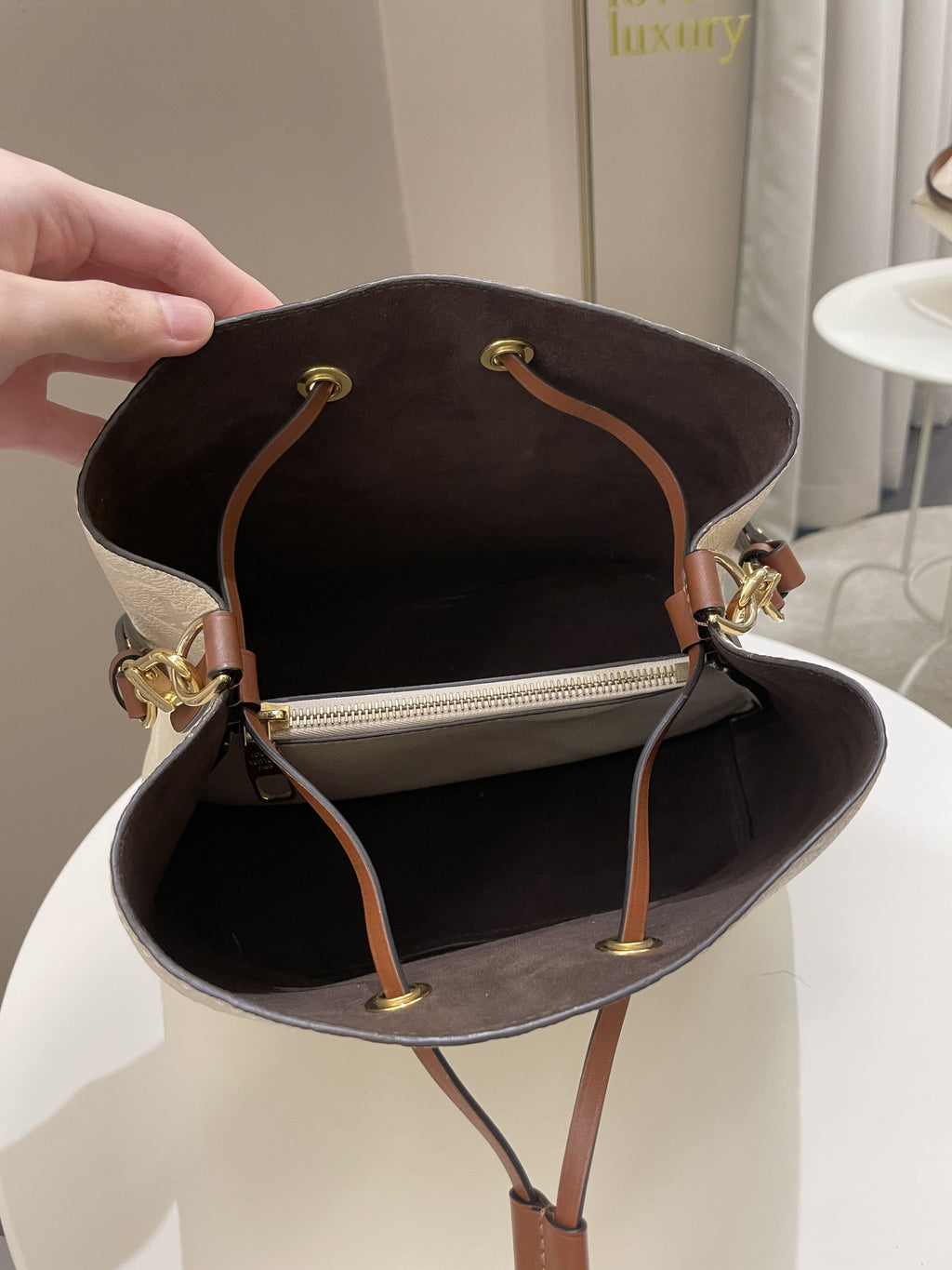 Louis Vuitton Neonoe MM Cream Monogram Empreinte