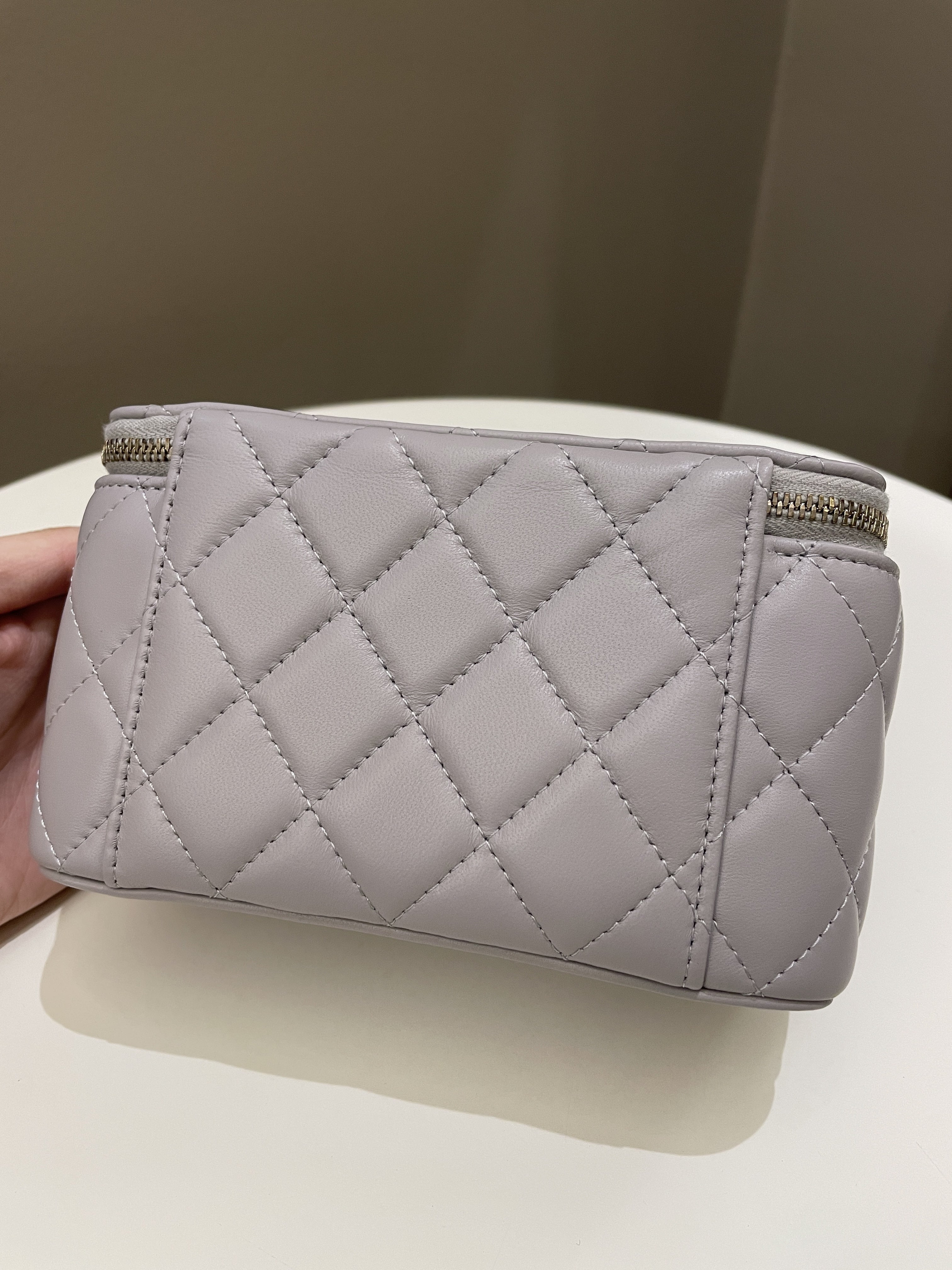 Chanel 22B Pearl Crush Vanity Rectangular Grey Lambskin