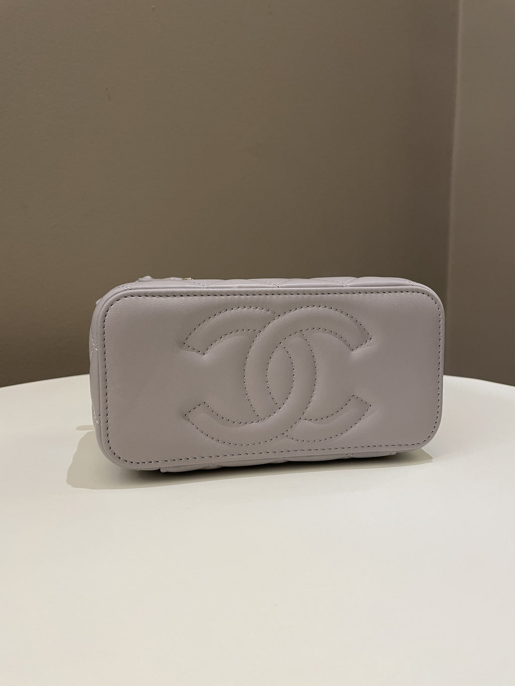 Chanel 22B Pearl Crush Vanity Rectangular Grey Lambskin