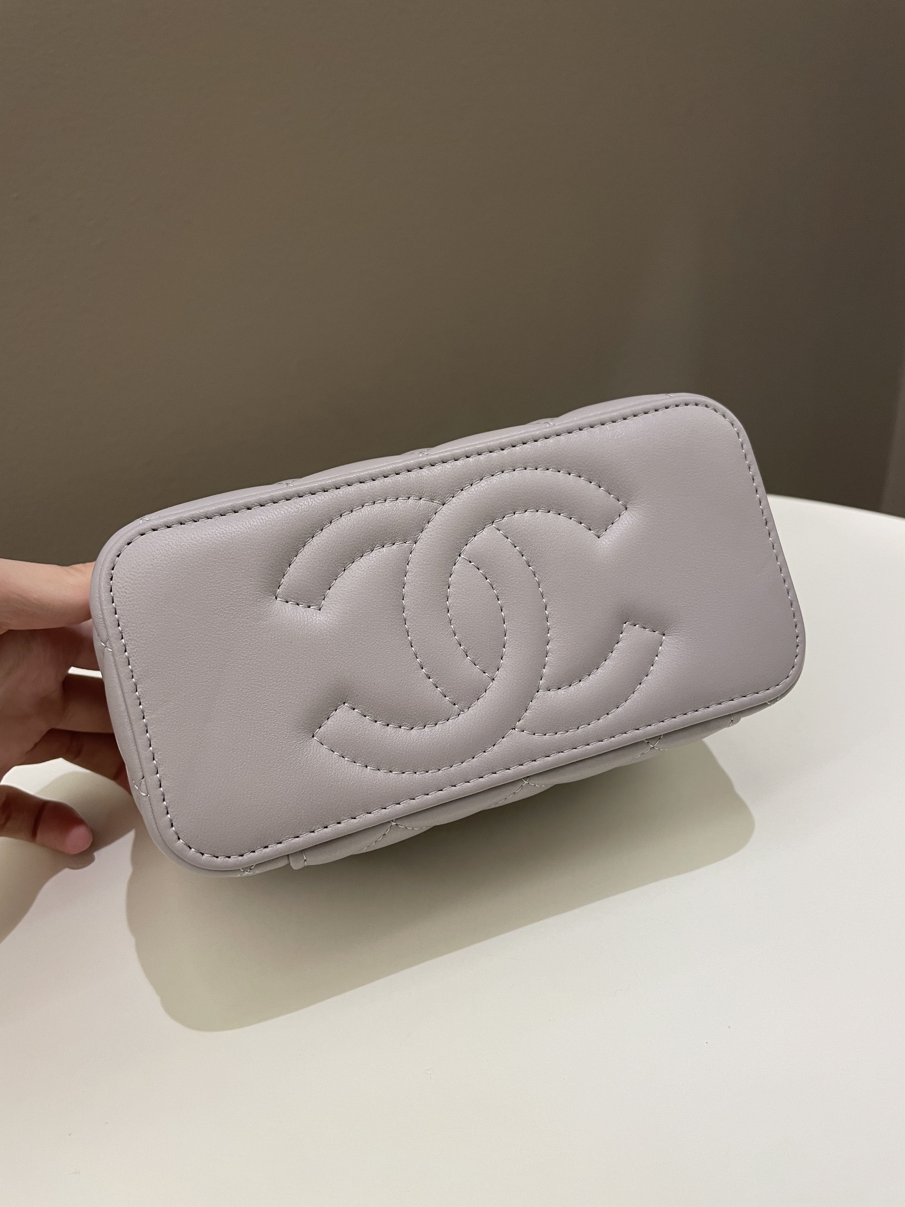 Chanel 22B Pearl Crush Vanity Rectangular Grey Lambskin
