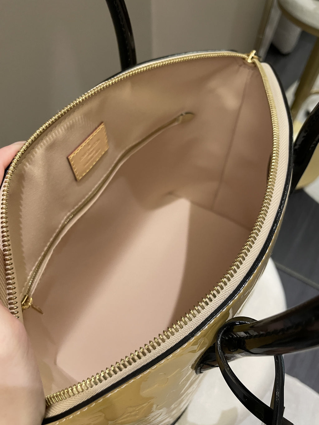 Louis Vuitton Lock it PM Dune / Black Vernice Leather