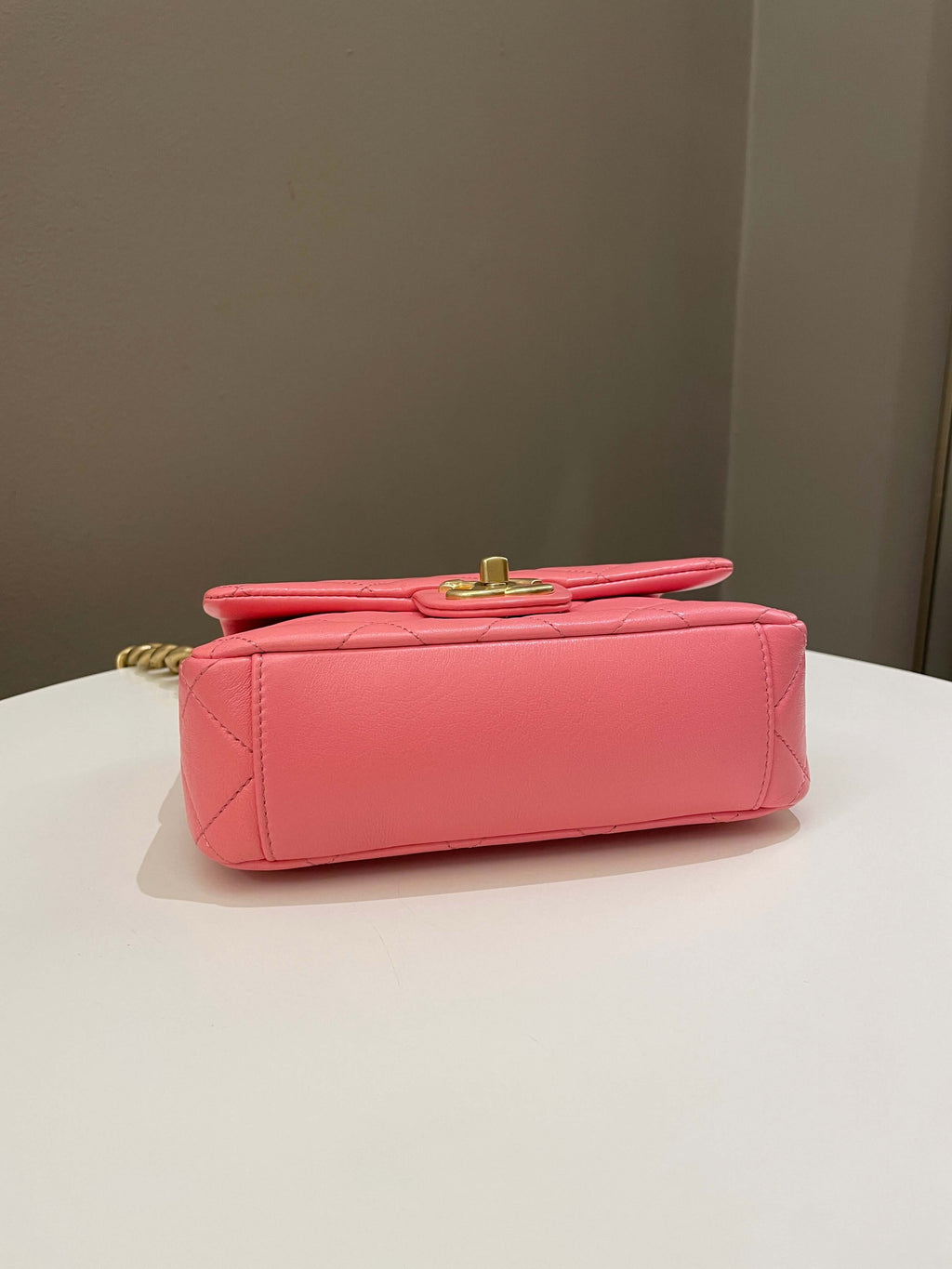 Chanel 22P Chain Cc Flap Bag  Pink Calfksin