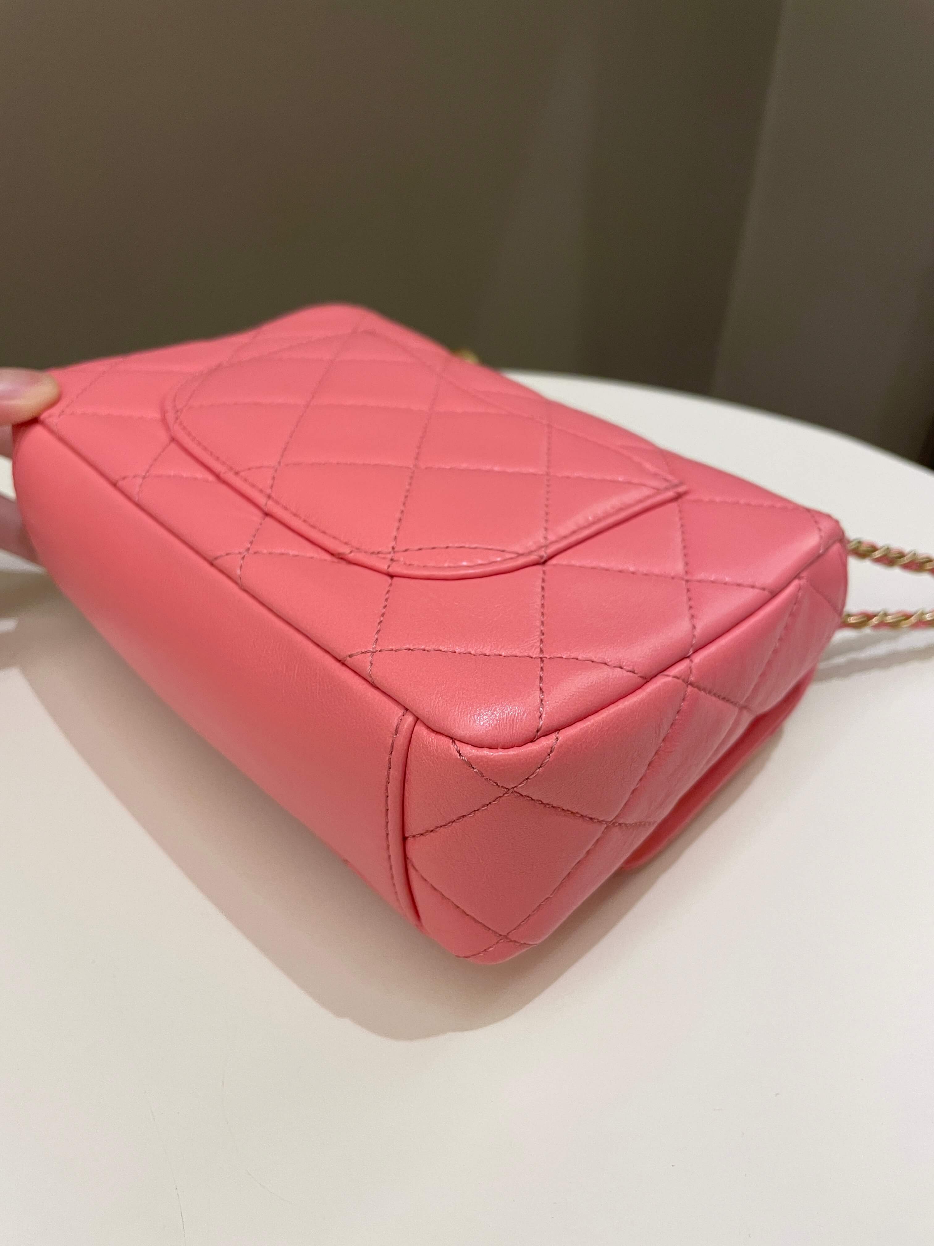 Chanel 22P Chain Cc Flap Bag  Pink Calfksin
