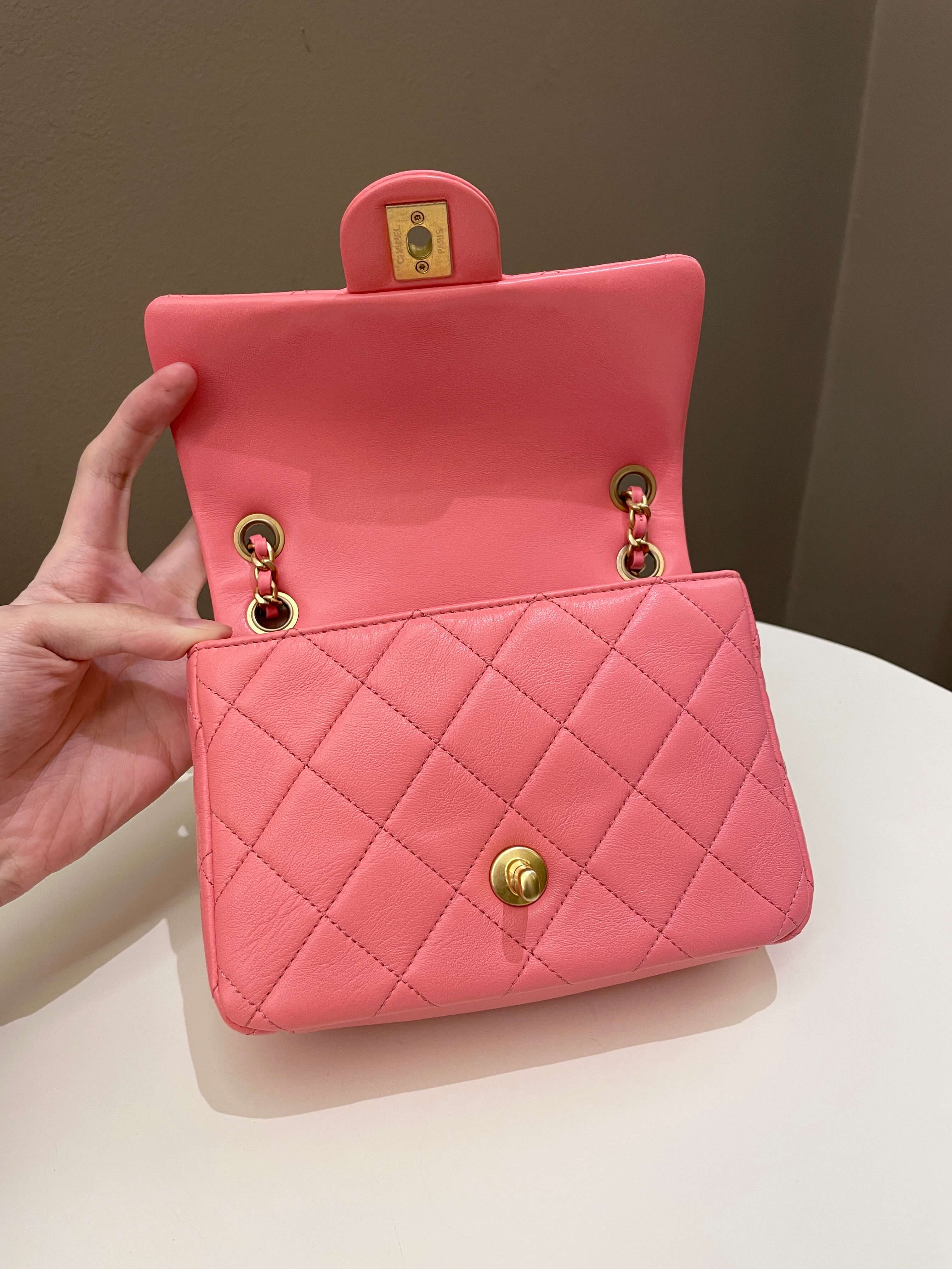 Chanel 22P Chain Cc Flap Bag  Pink Calfksin
