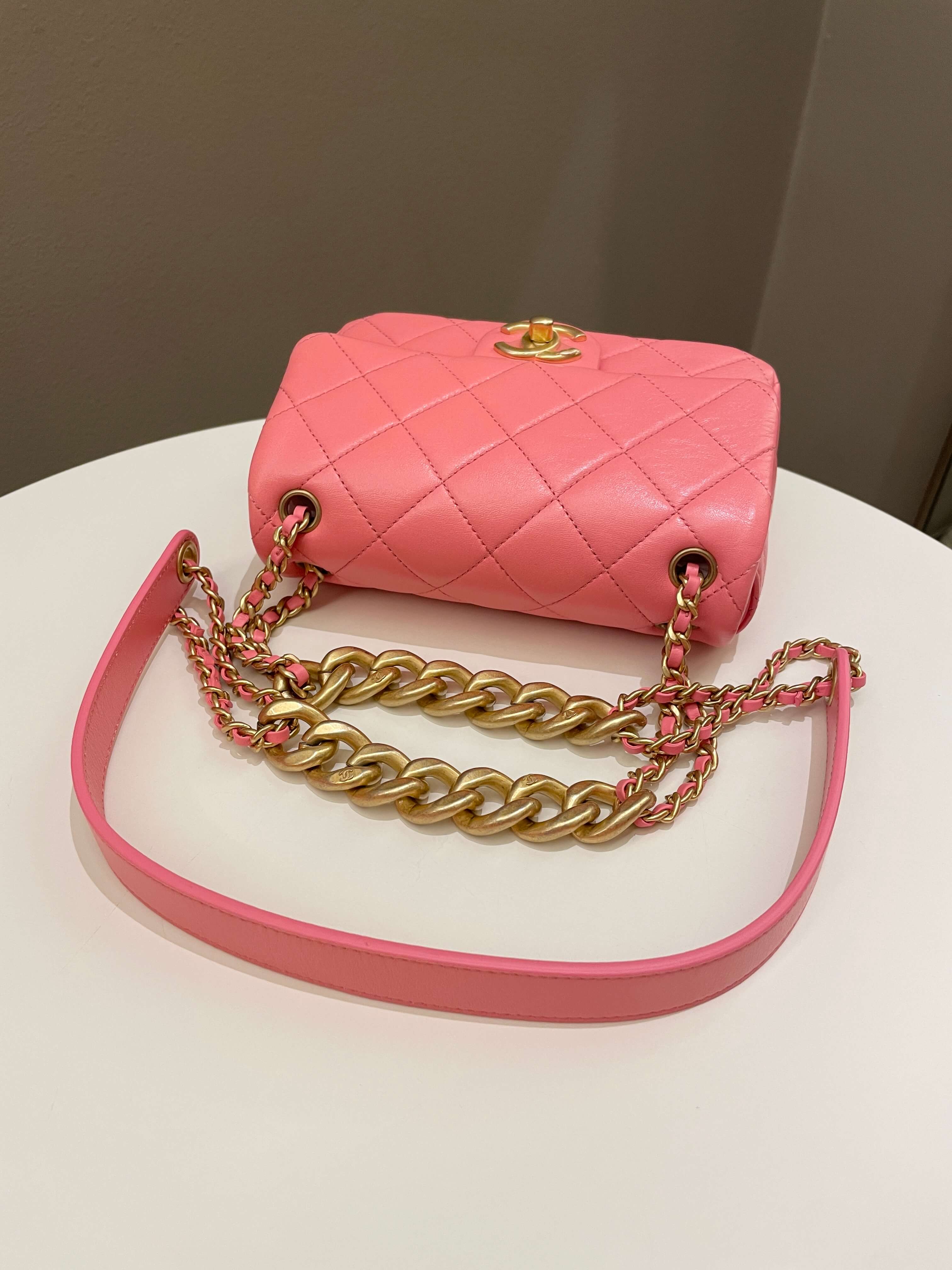 Chanel 22P Chain Cc Flap Bag  Pink Calfksin