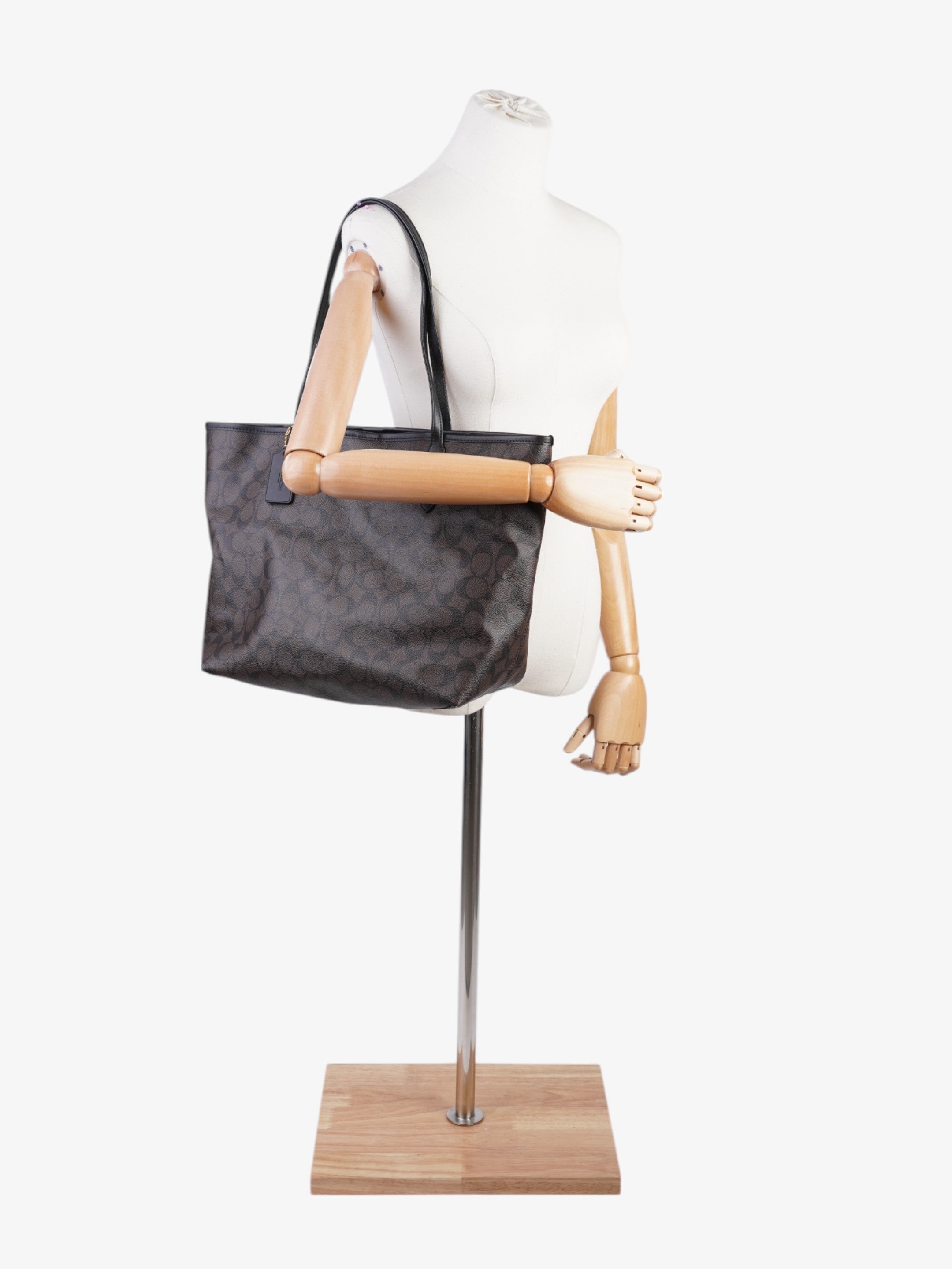 Coach Nina Brown / Black Canvas