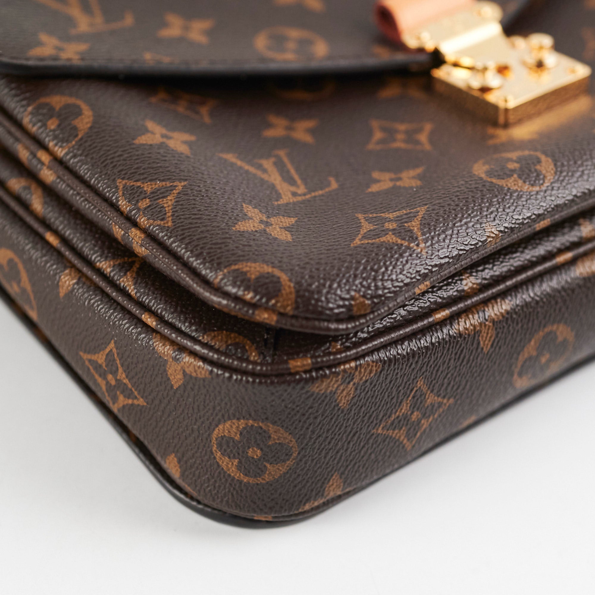 Louis Vuitton Pochette Metis Monogram