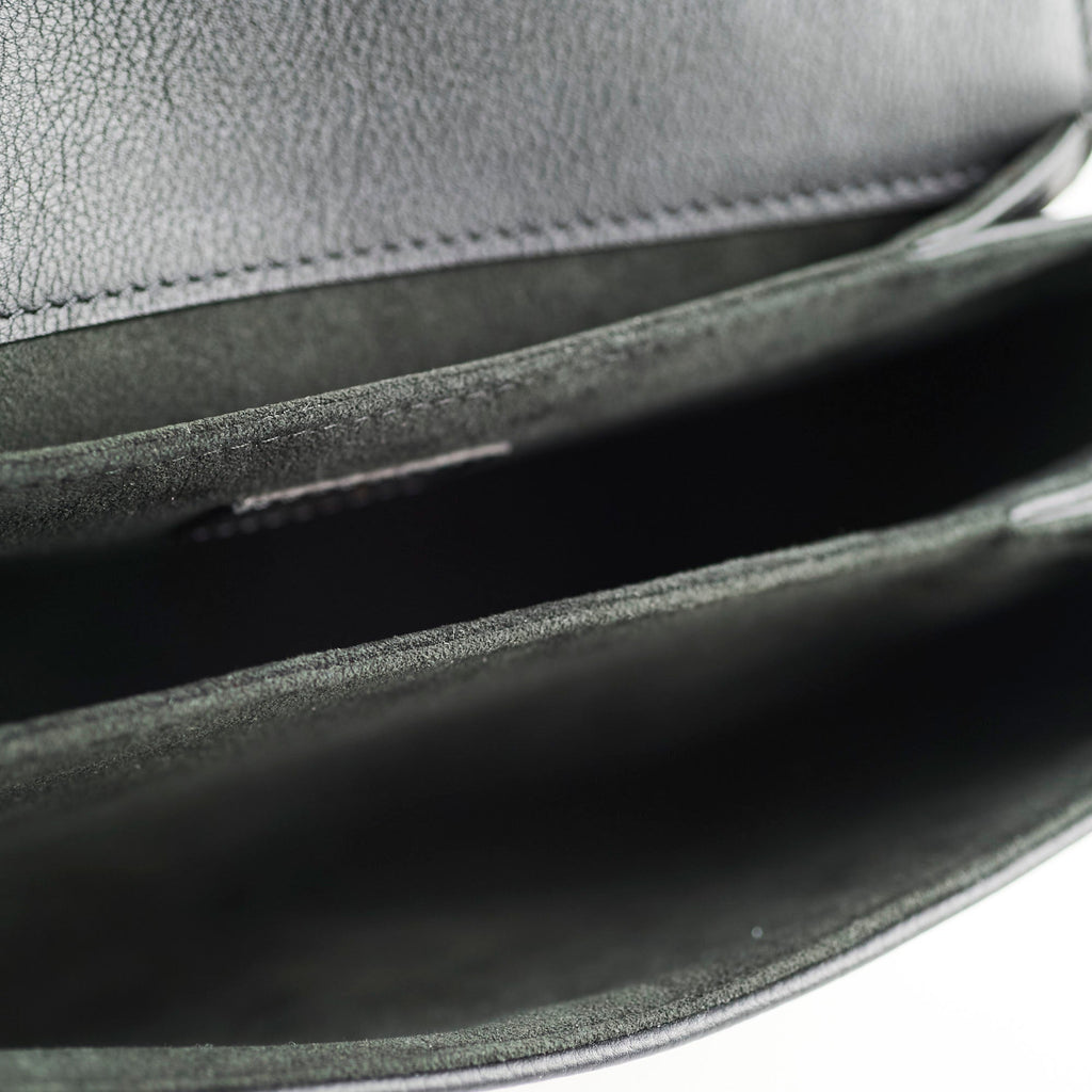 Louis Vuitton Oxford Lock Me Black