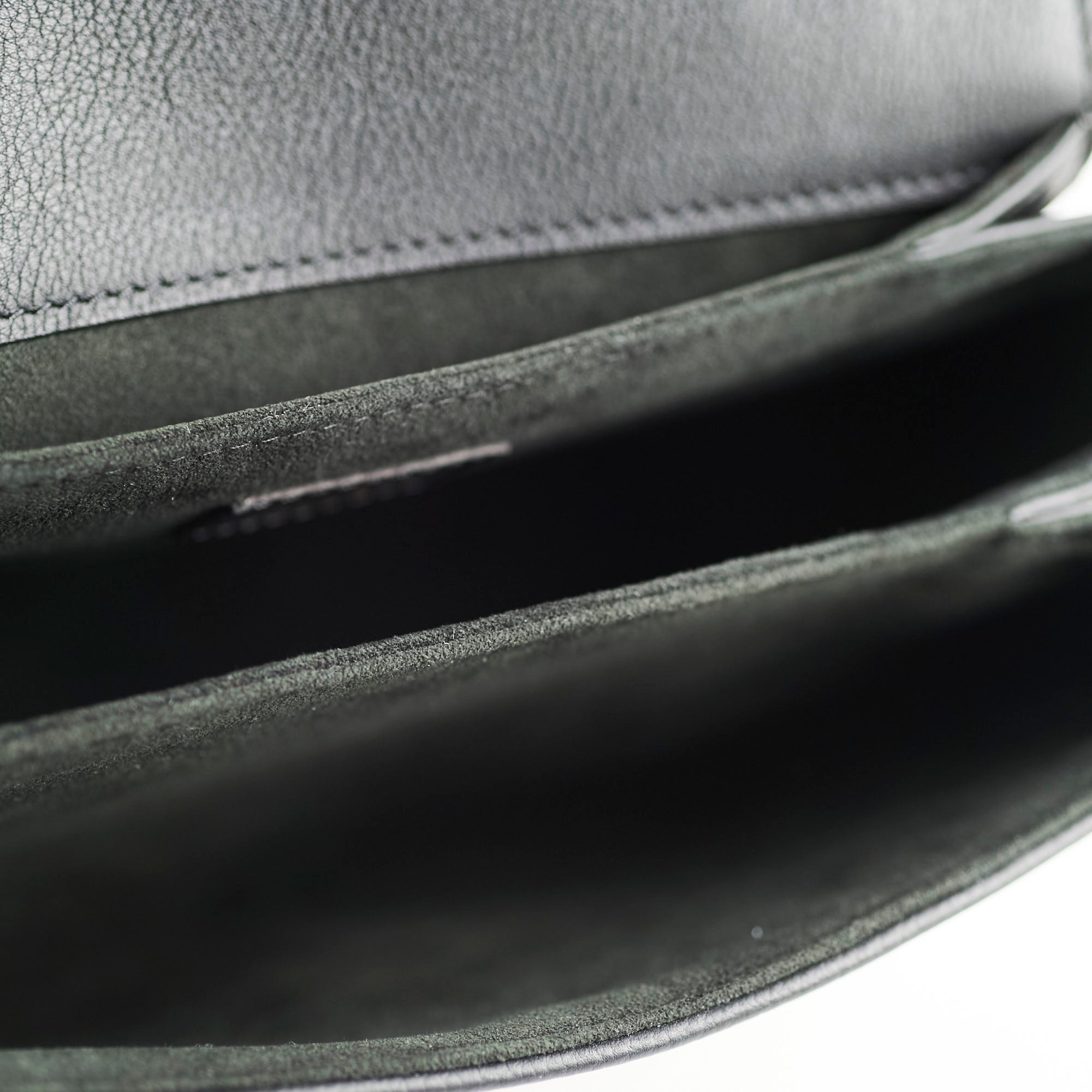 Louis Vuitton Oxford Lock Me Black
