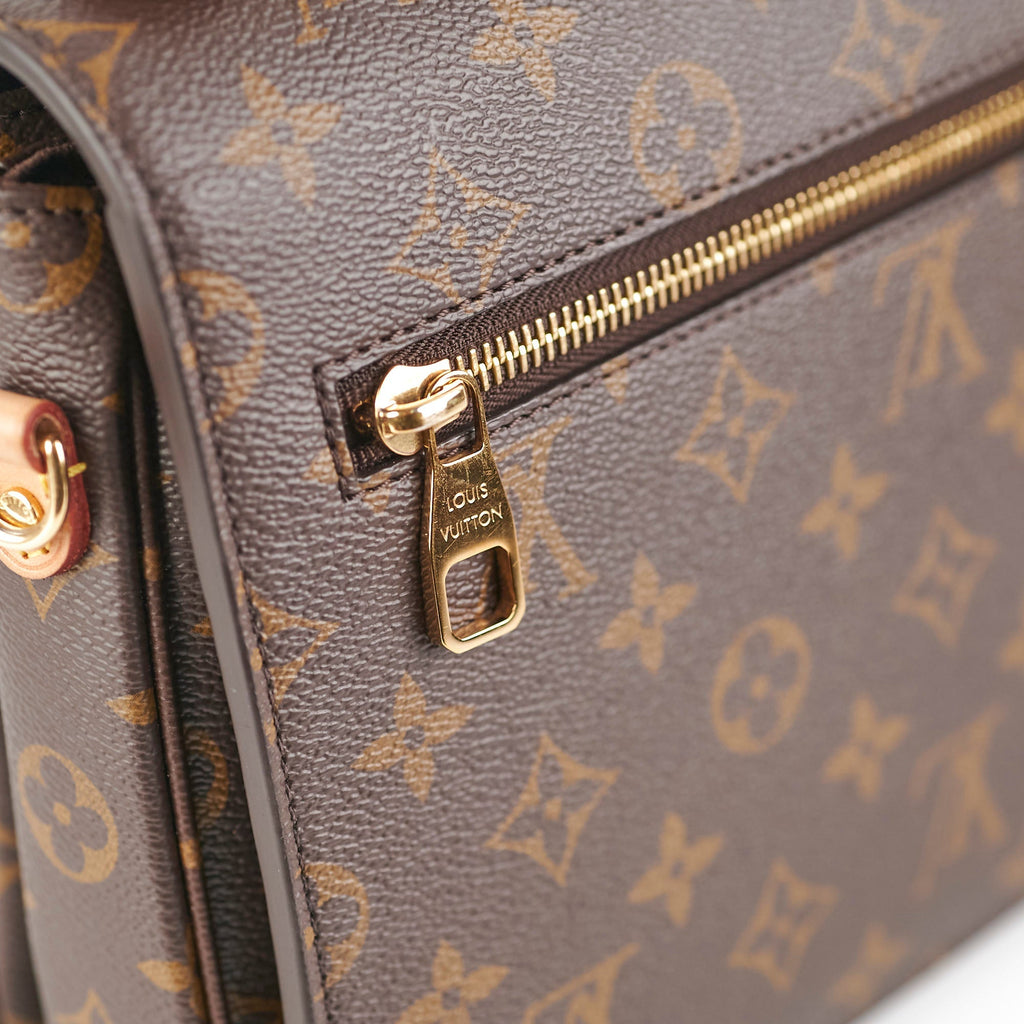 Louis Vuitton Pochette Metis Monogram