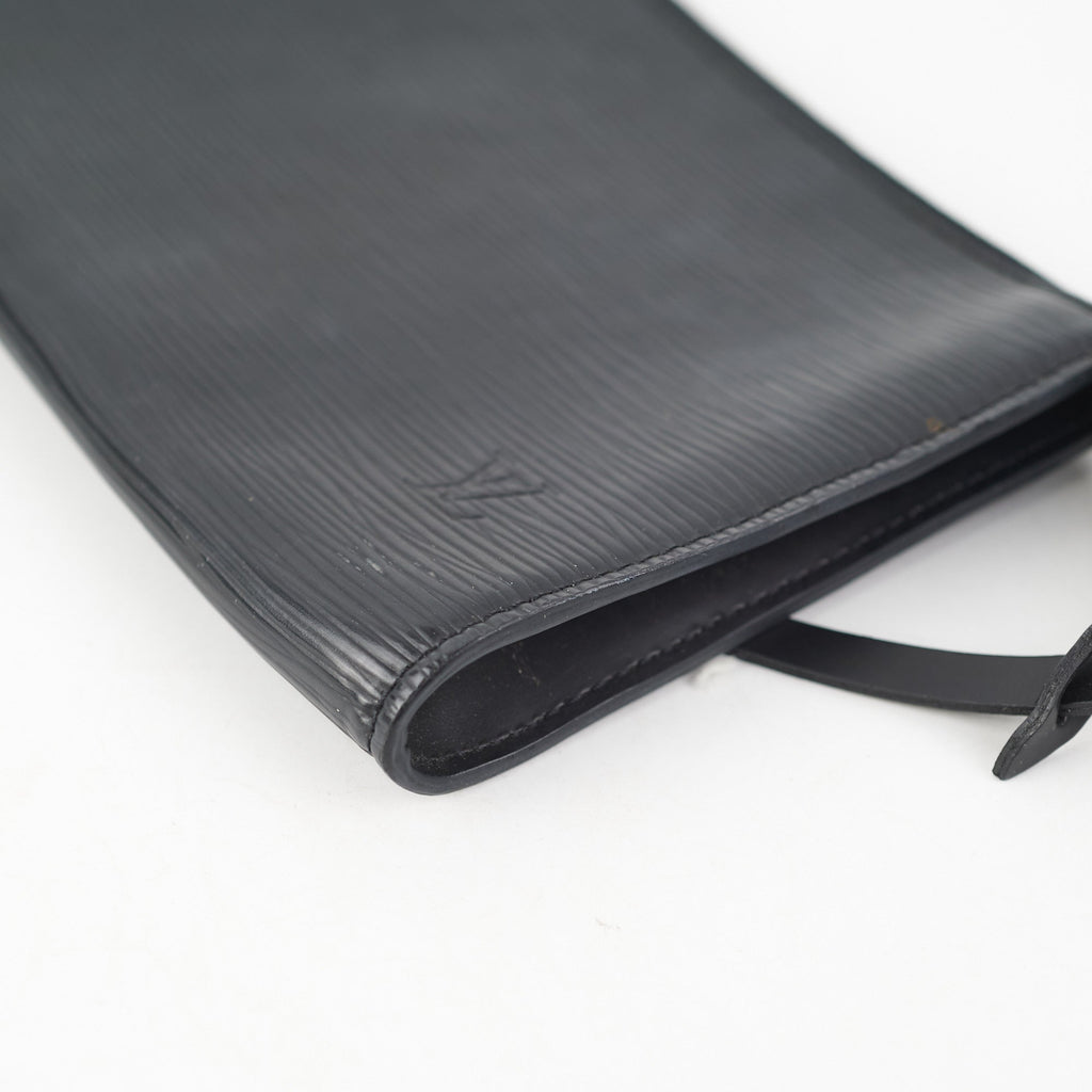 ITEM 24 - Louis Vuitton Epi Pochette Black